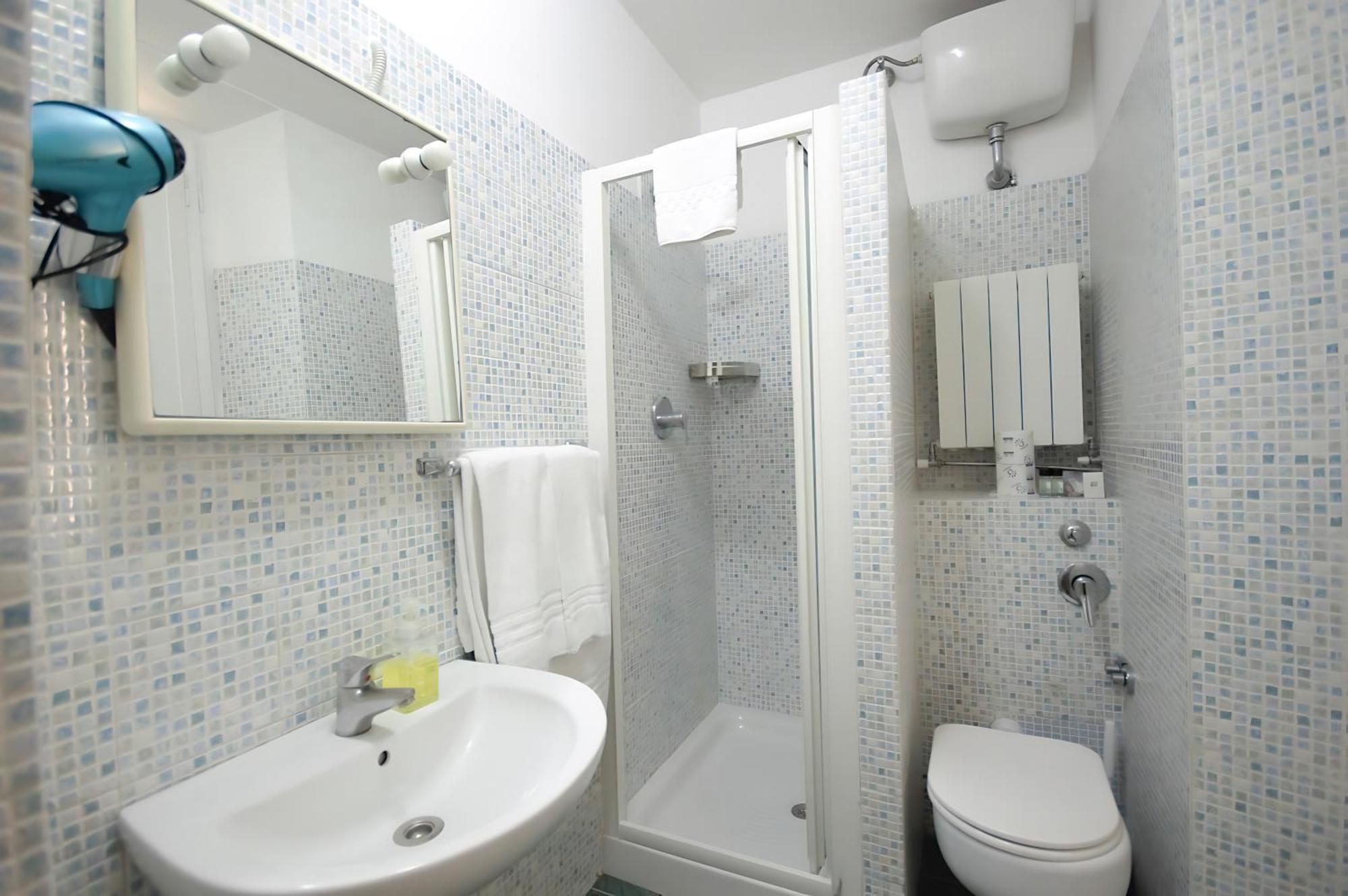 Double or Twin Room Private Bathroom
