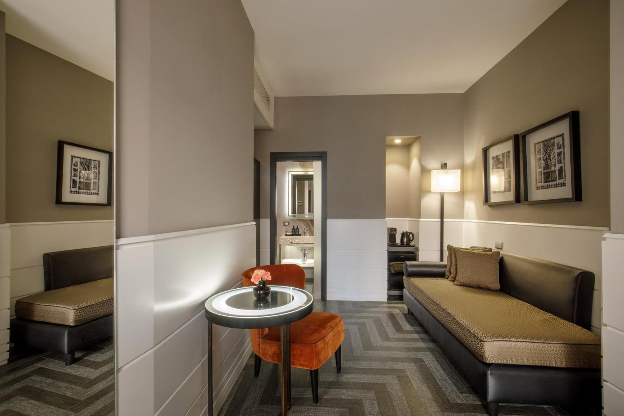 Premium King Room,1699080177:JPEG