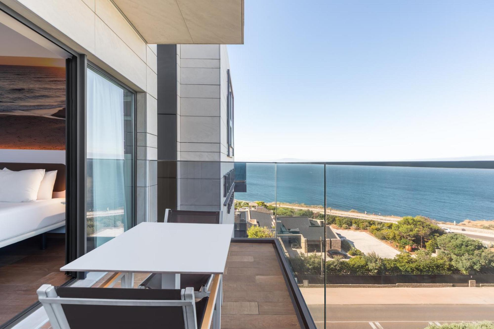 Queen or Twin Room Balcony Sea View