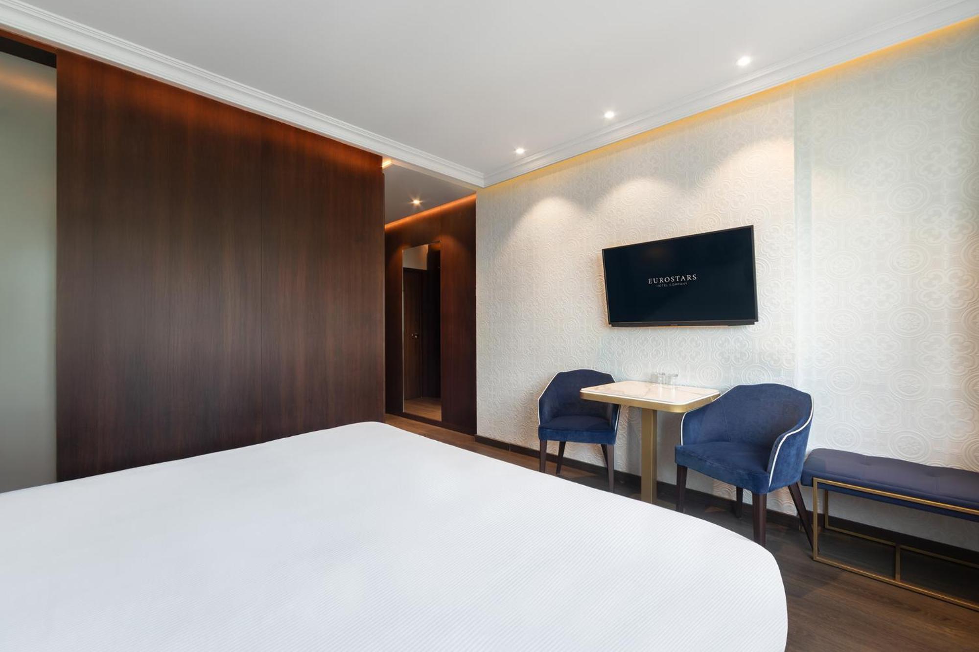 Deluxe Double or Twin Room River View