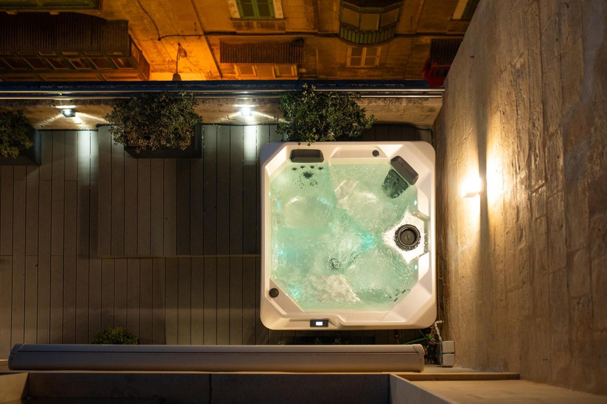 Suite Hot Tub