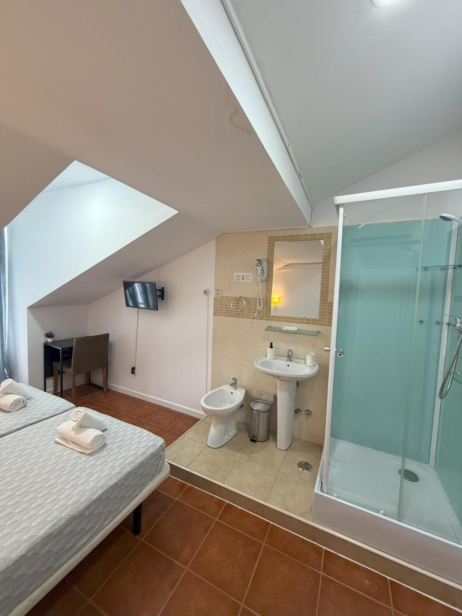 Twin Room Shower
