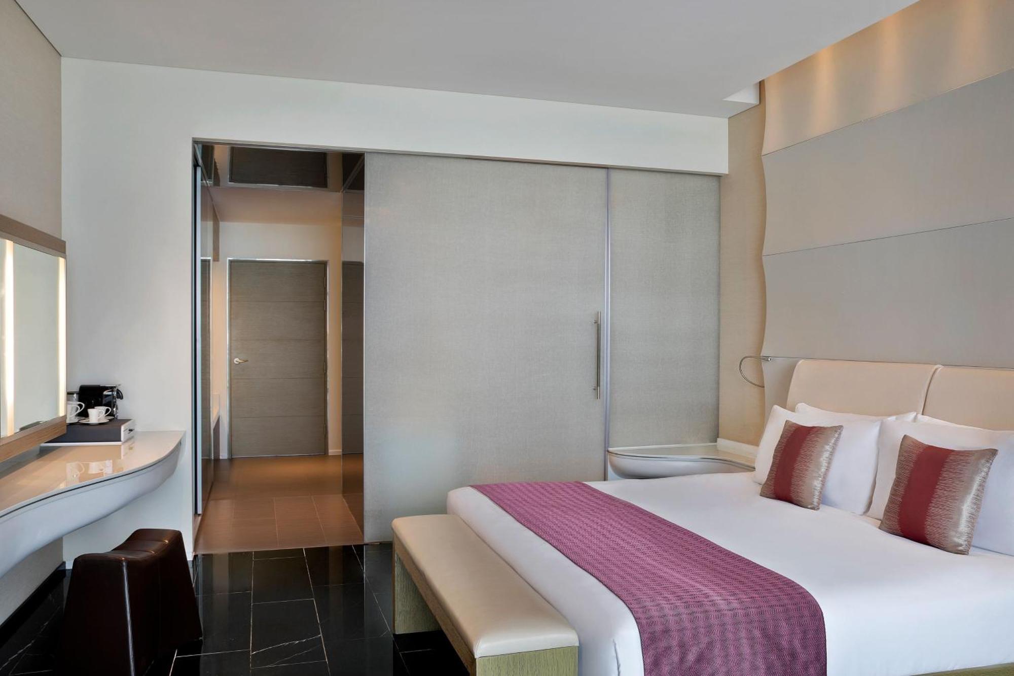 Wonderful Connecting Guest room Balcony