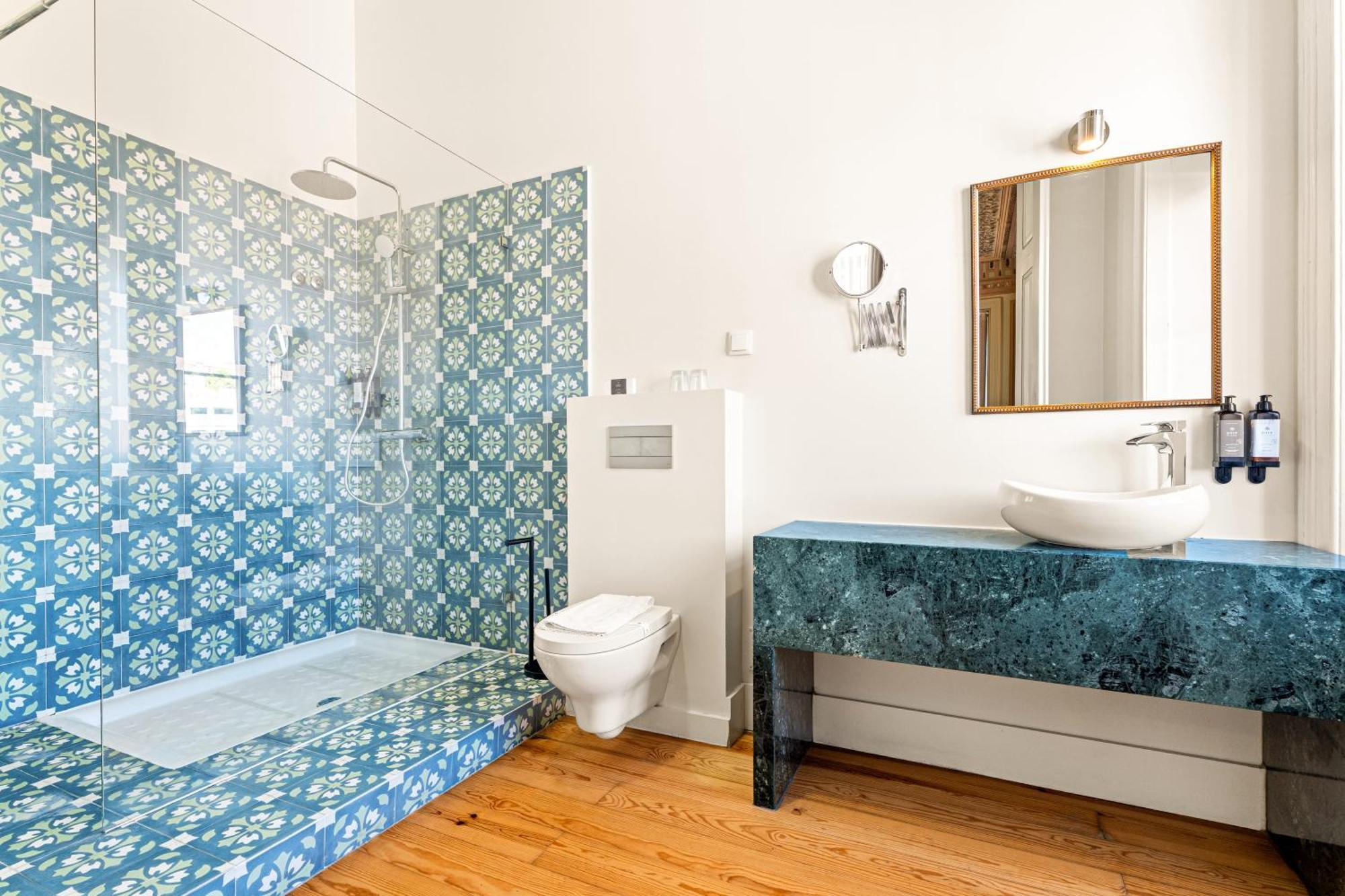 Signature Suite