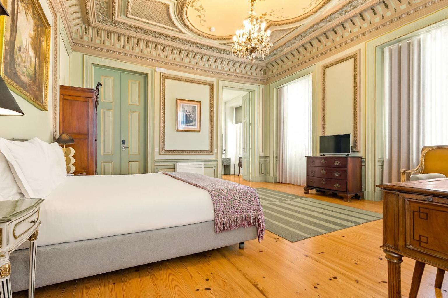 Signature Suite