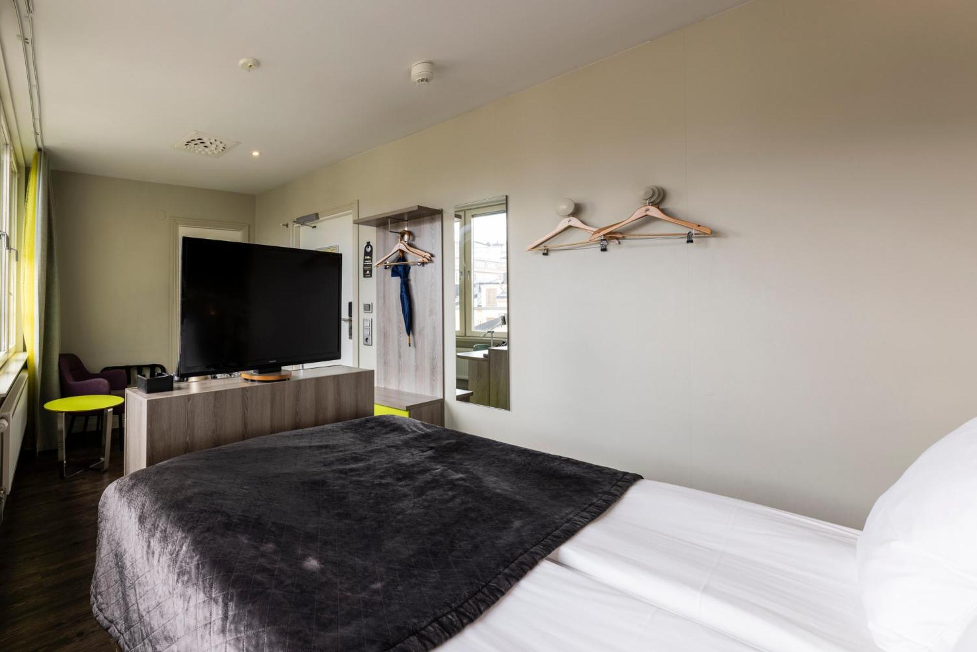 Classic Queen Room
