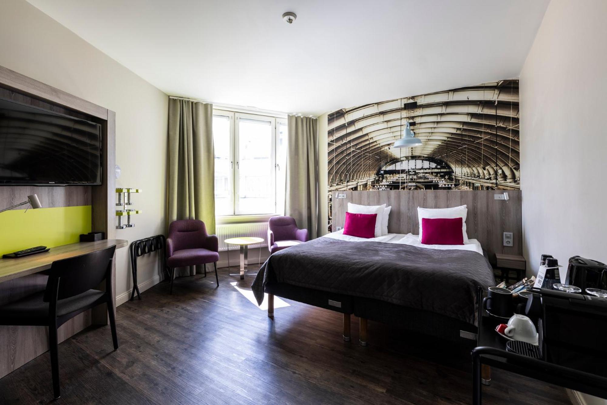 Superior King Room