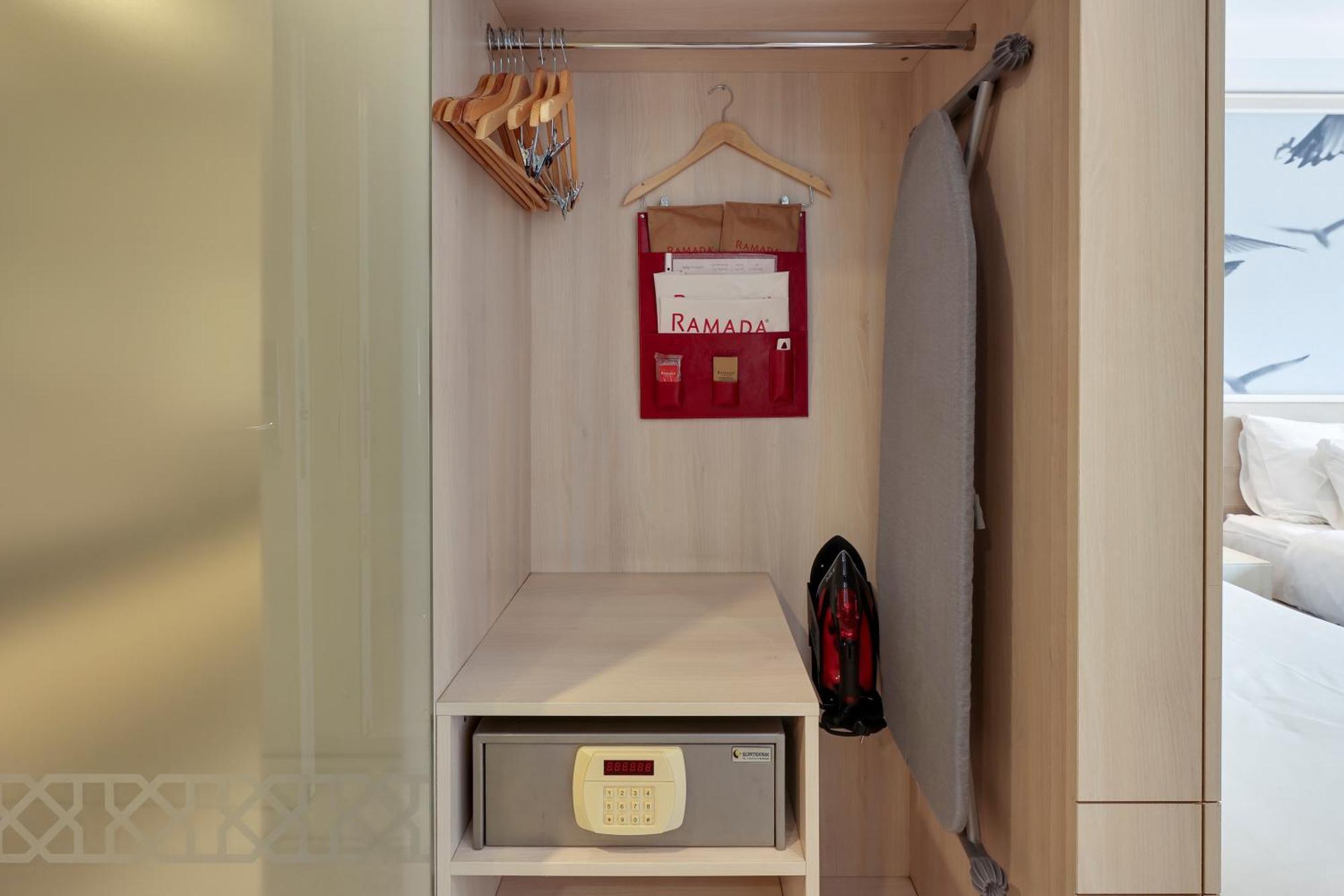 Accessible Room, 1 Double Bed, Sofa Bed