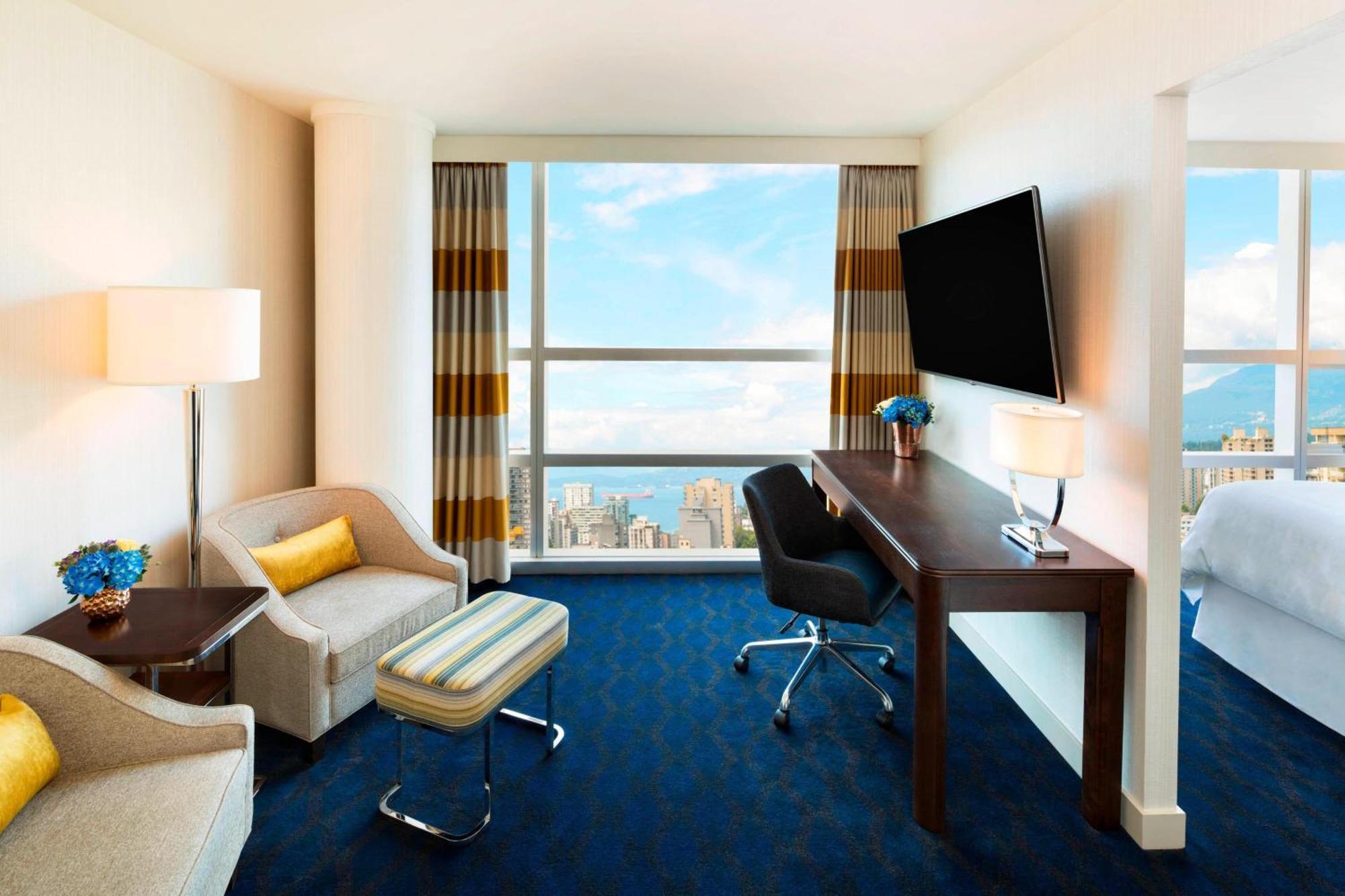 Junior King Suite High Floor