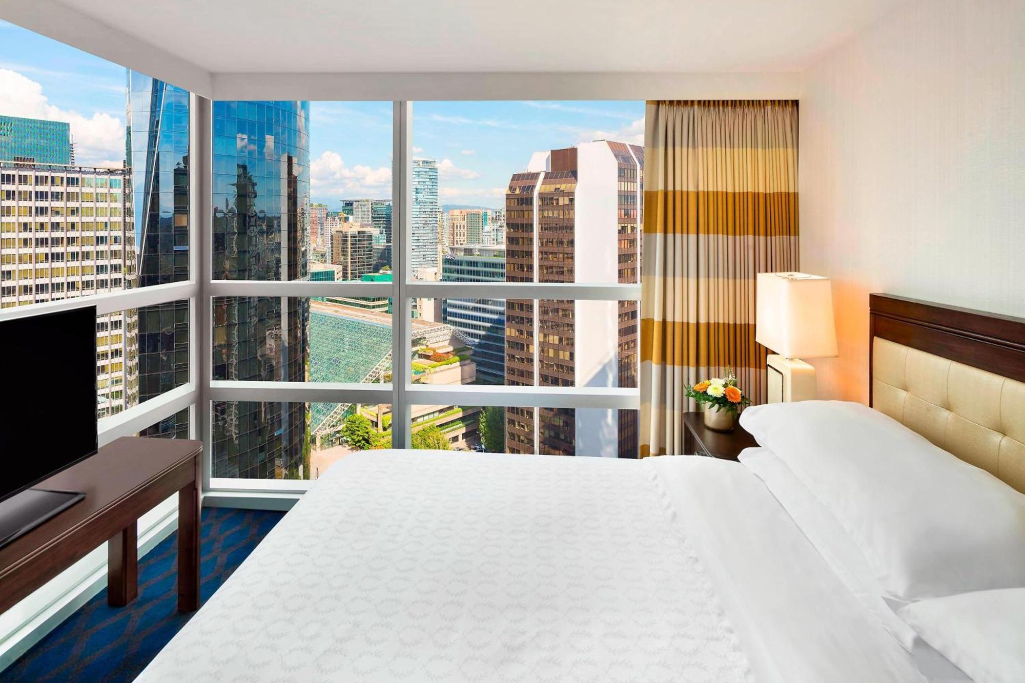 Large Deluxe King Room Two King Beds High Floor