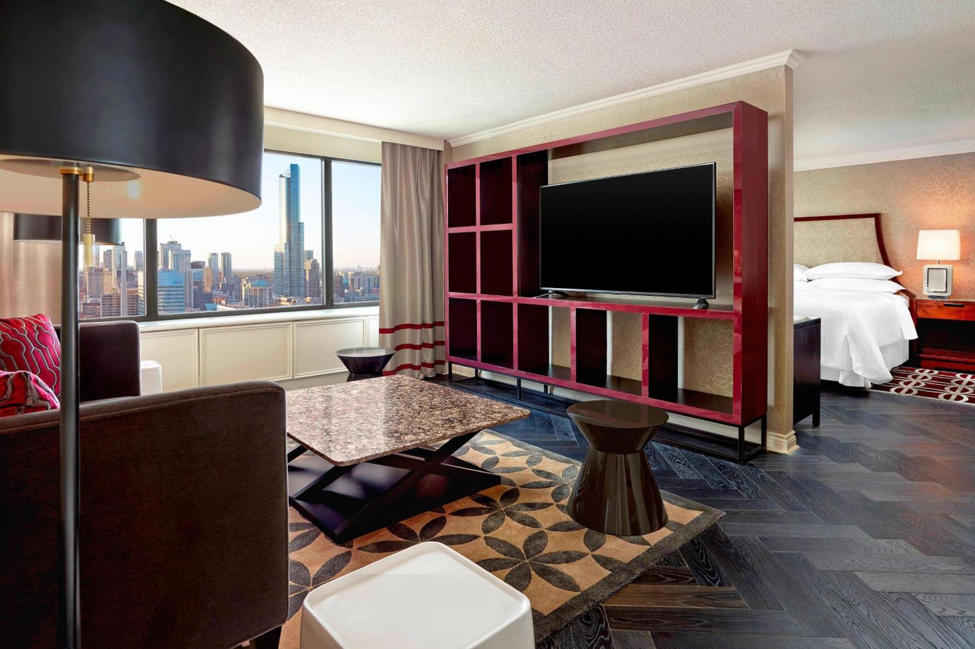Royal Suite 1 King Bed Club Lounge Access