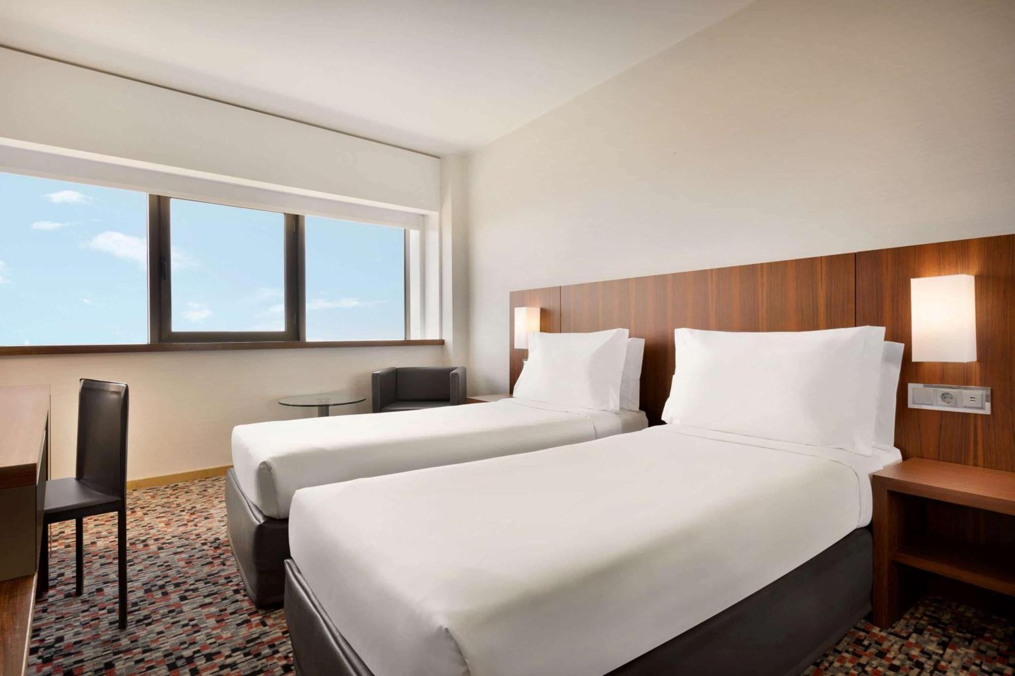 2 Twin Beds Superior Room River View Non-Smoking