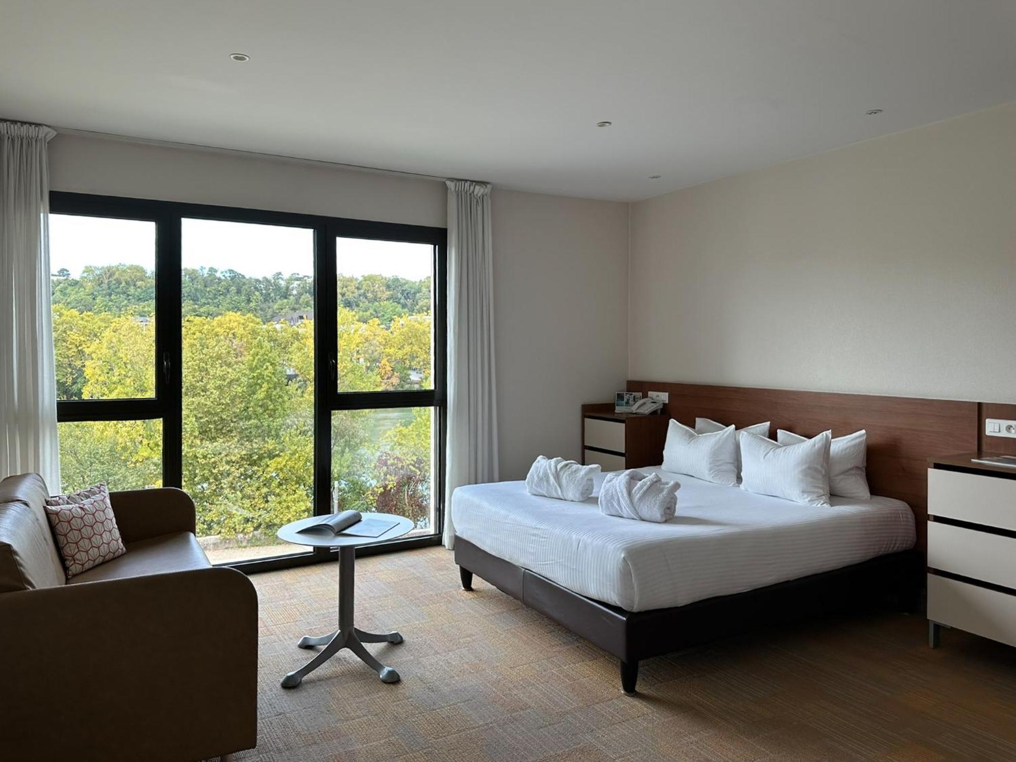 Room Studio Spa Pool Access Not