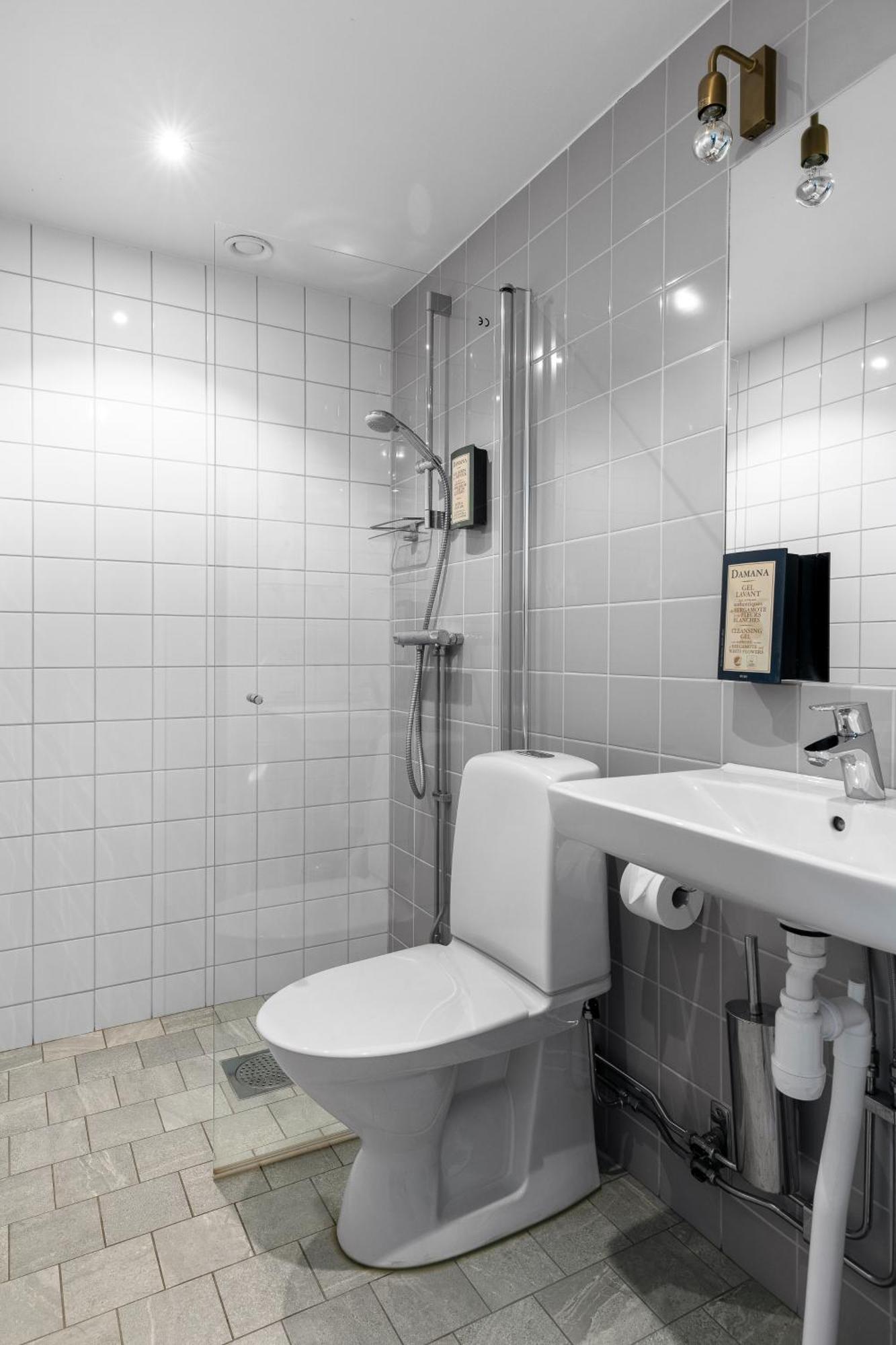 Single Room Private Bathroom