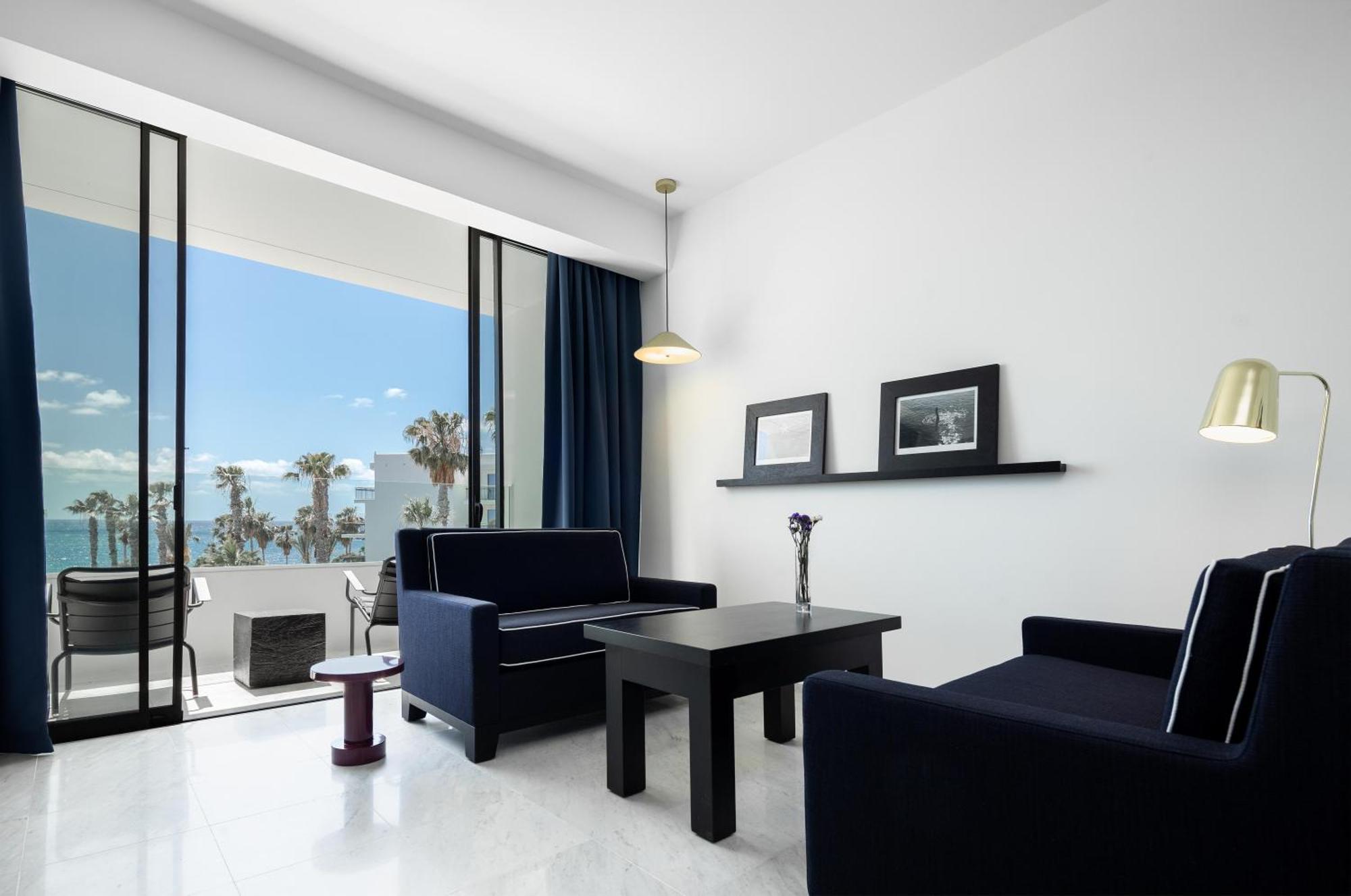 Deluxe Two Bedroom Sea View Suite
