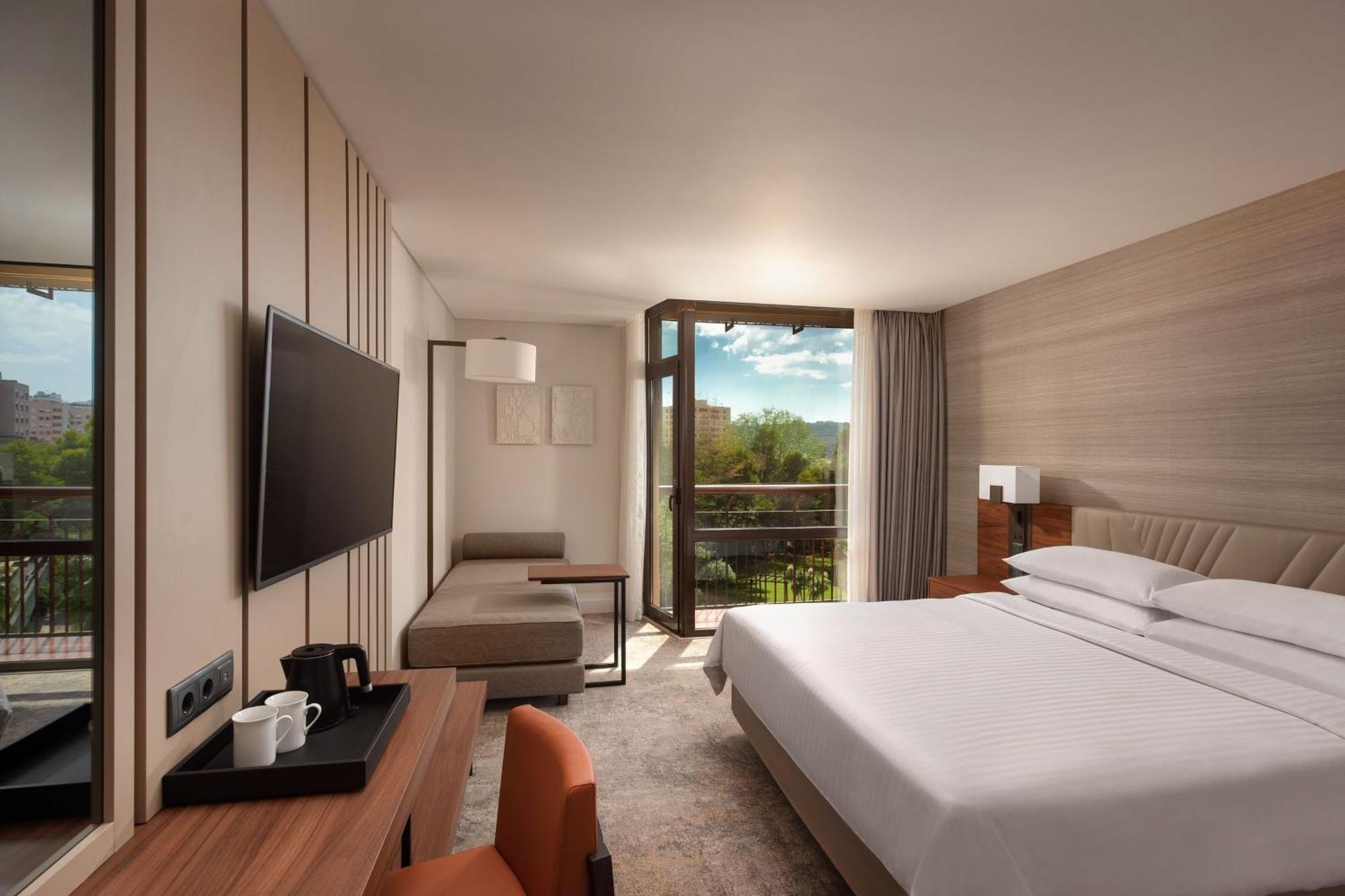 Signature King Guest room 1 King Balcony