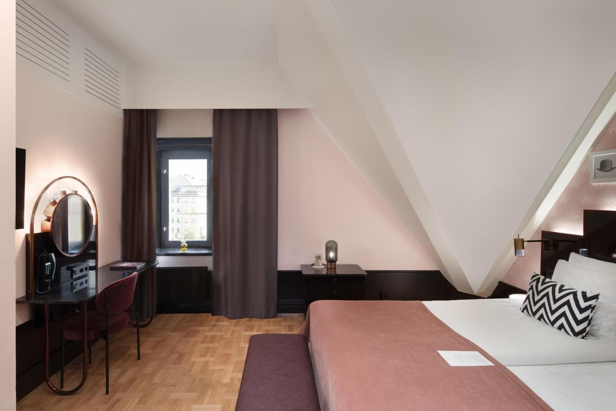 Master King Suite