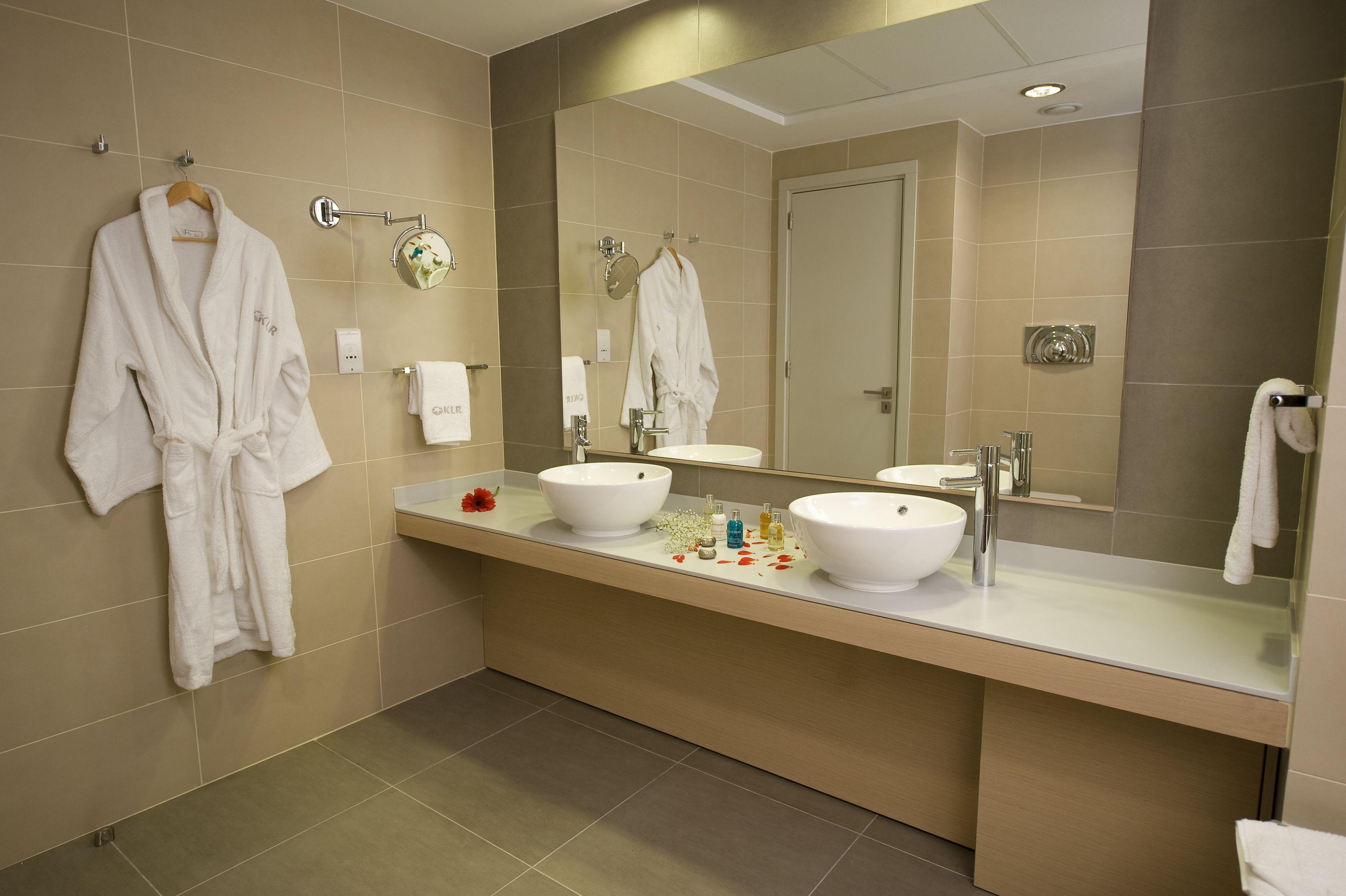 Three-Bedroom Suite Sea View