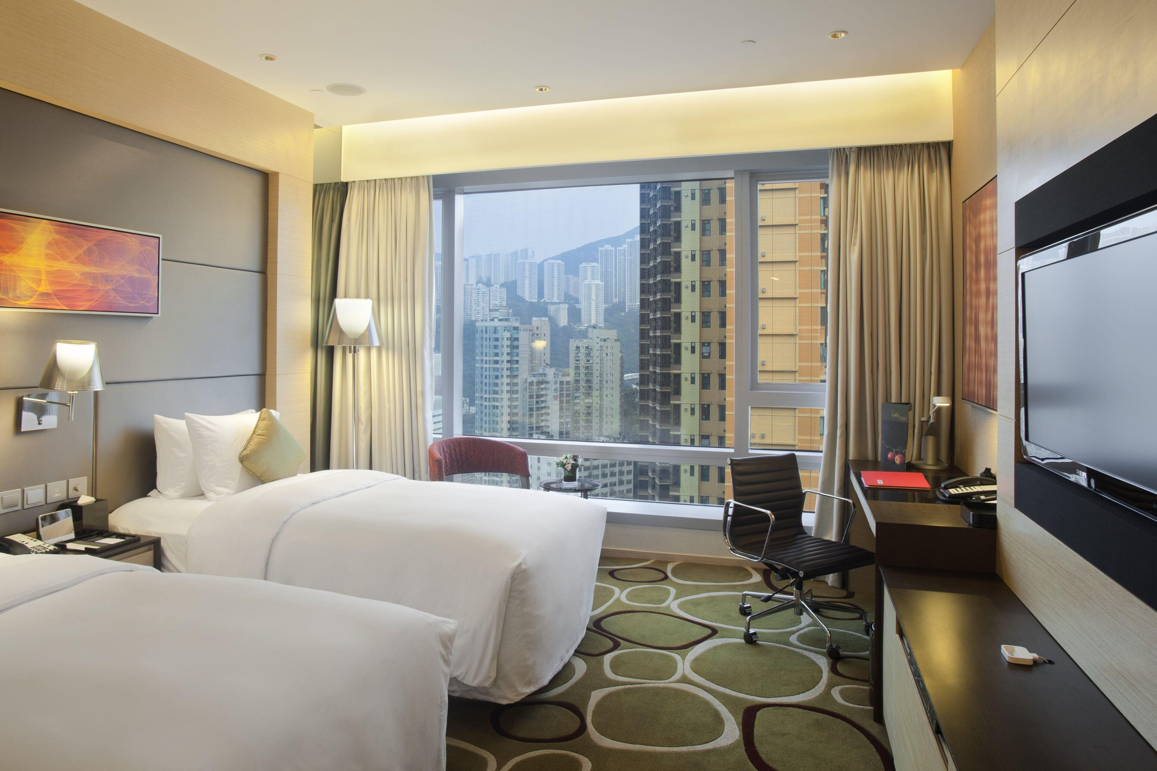 Premium Twin Room Mid Floor