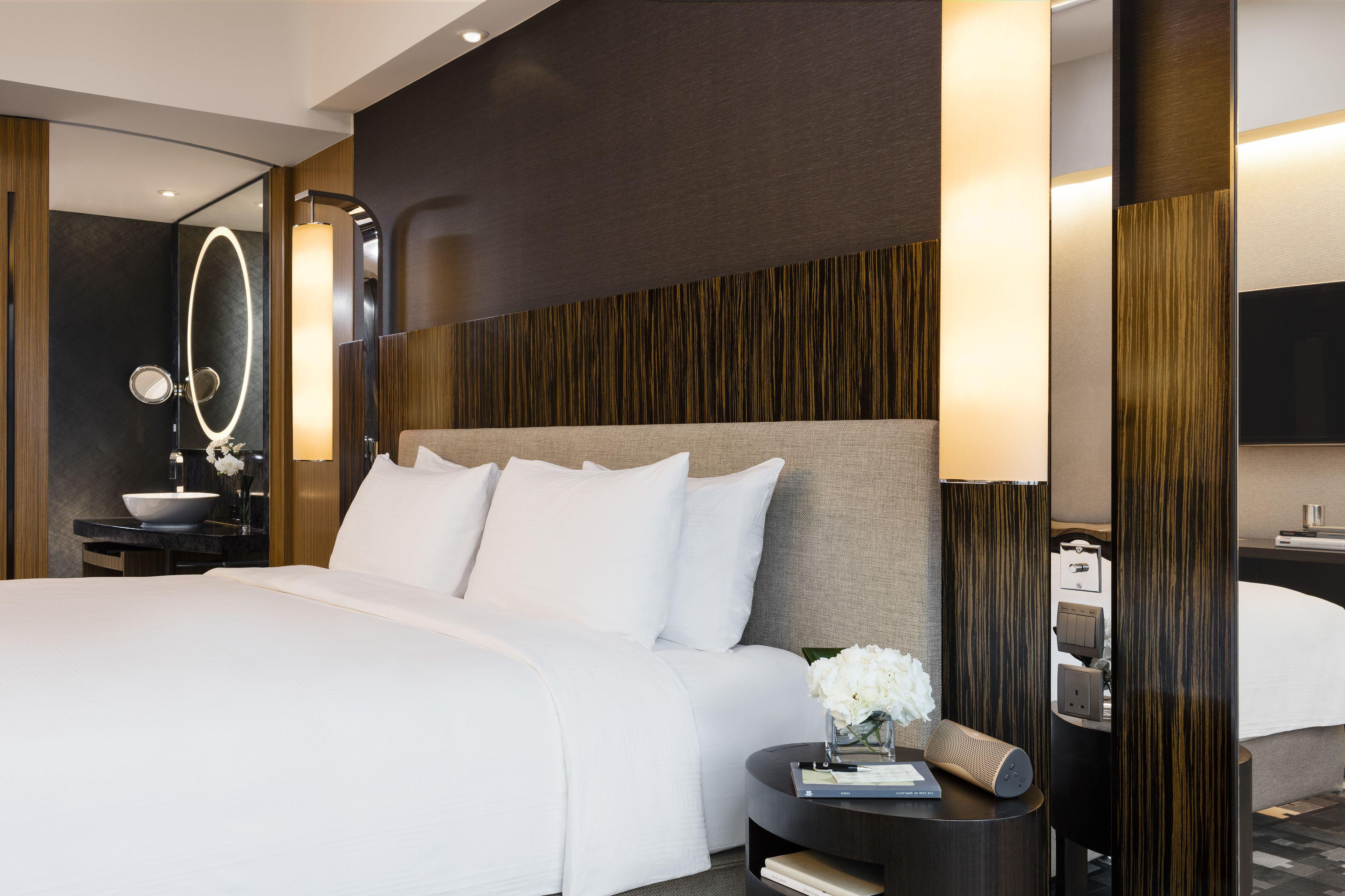 Club 36 King or Twin Room Harbour View