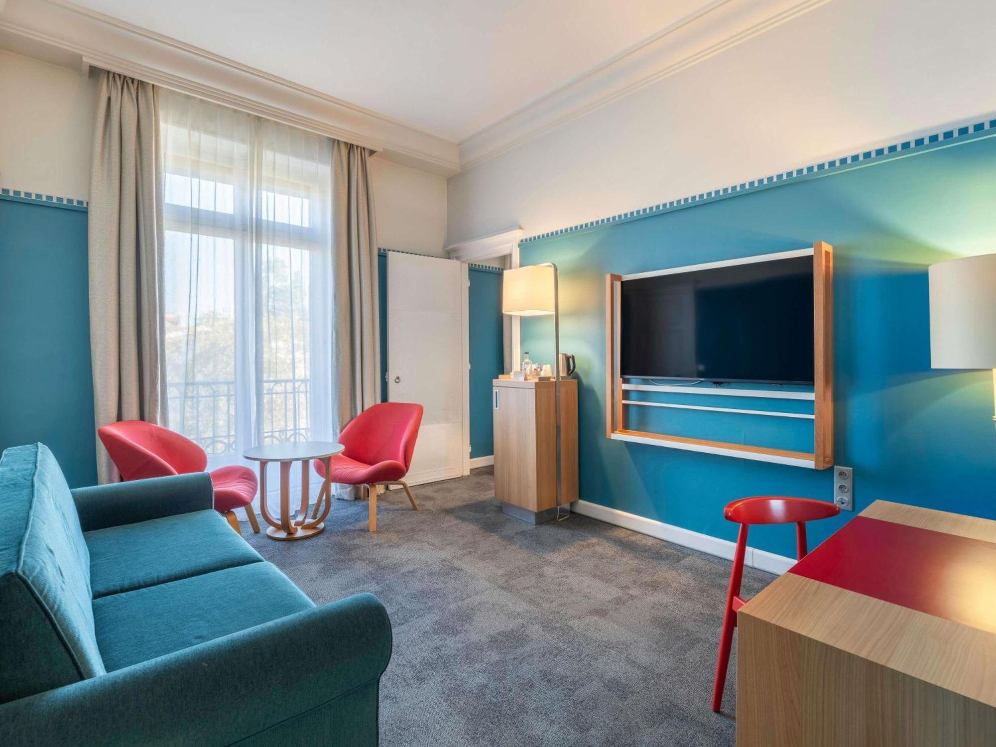 Suite One Double Bed One Double Sofa Bed