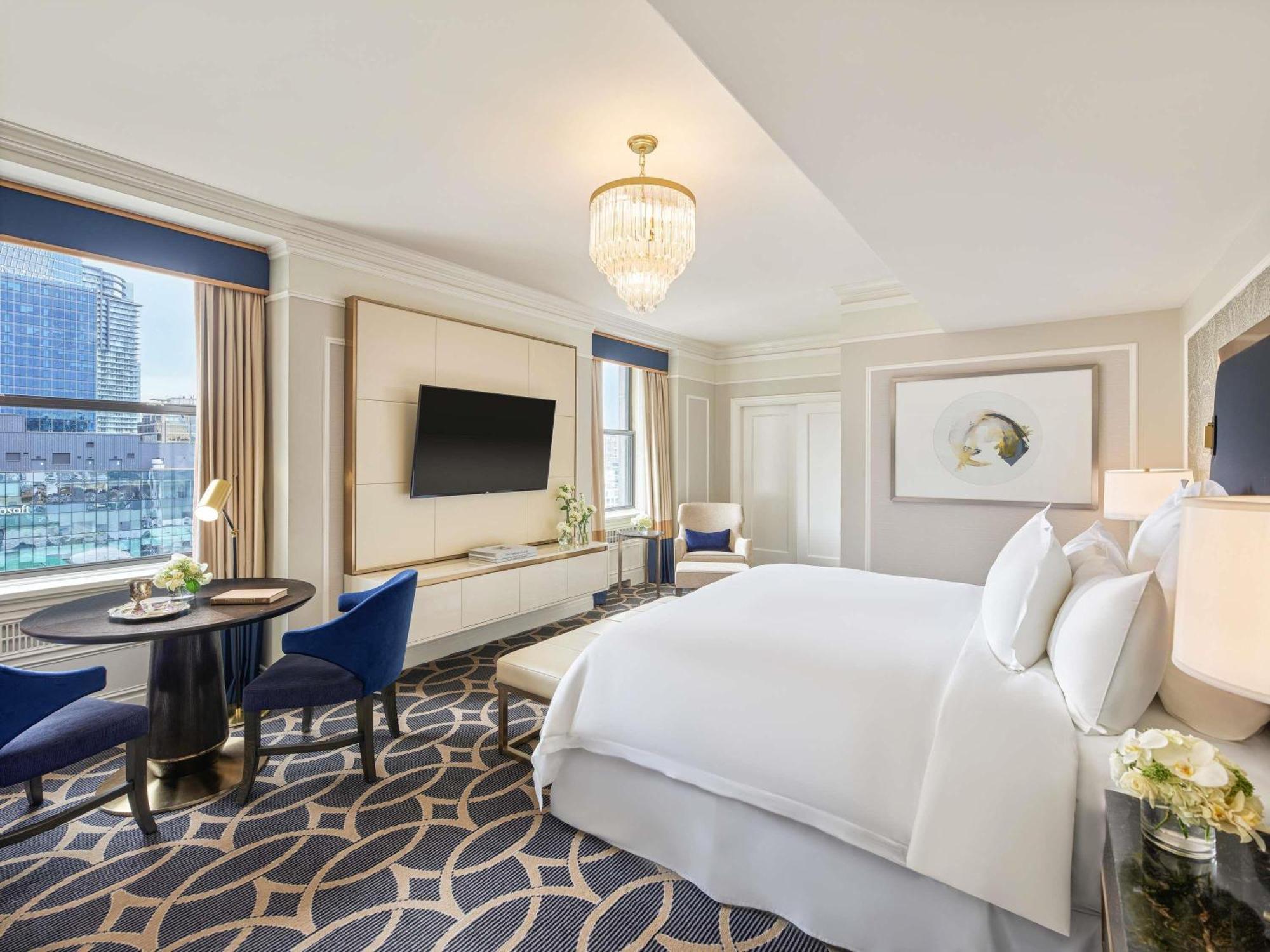Fairmont Gold Room King Bed