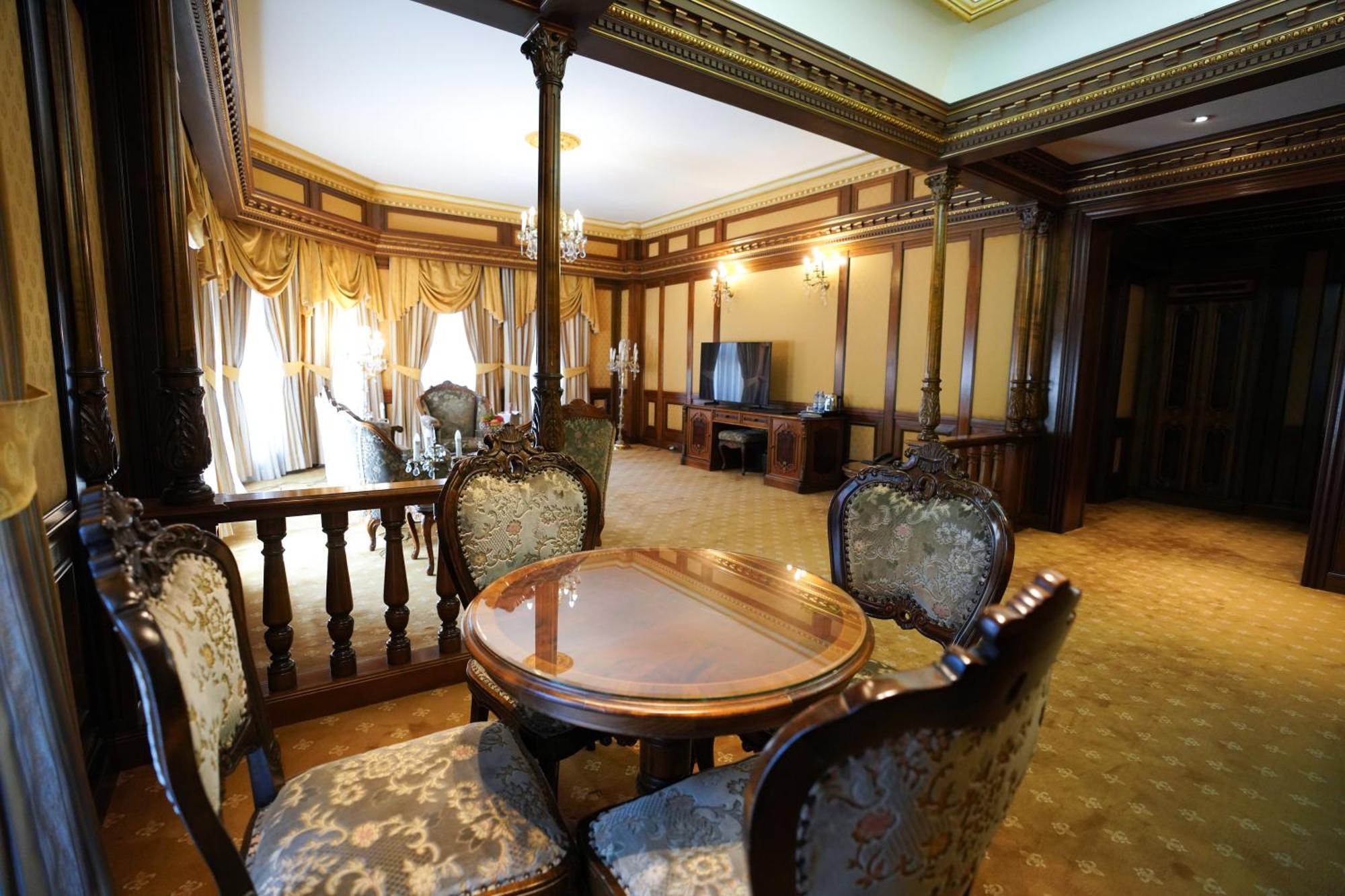 Presidential Suite