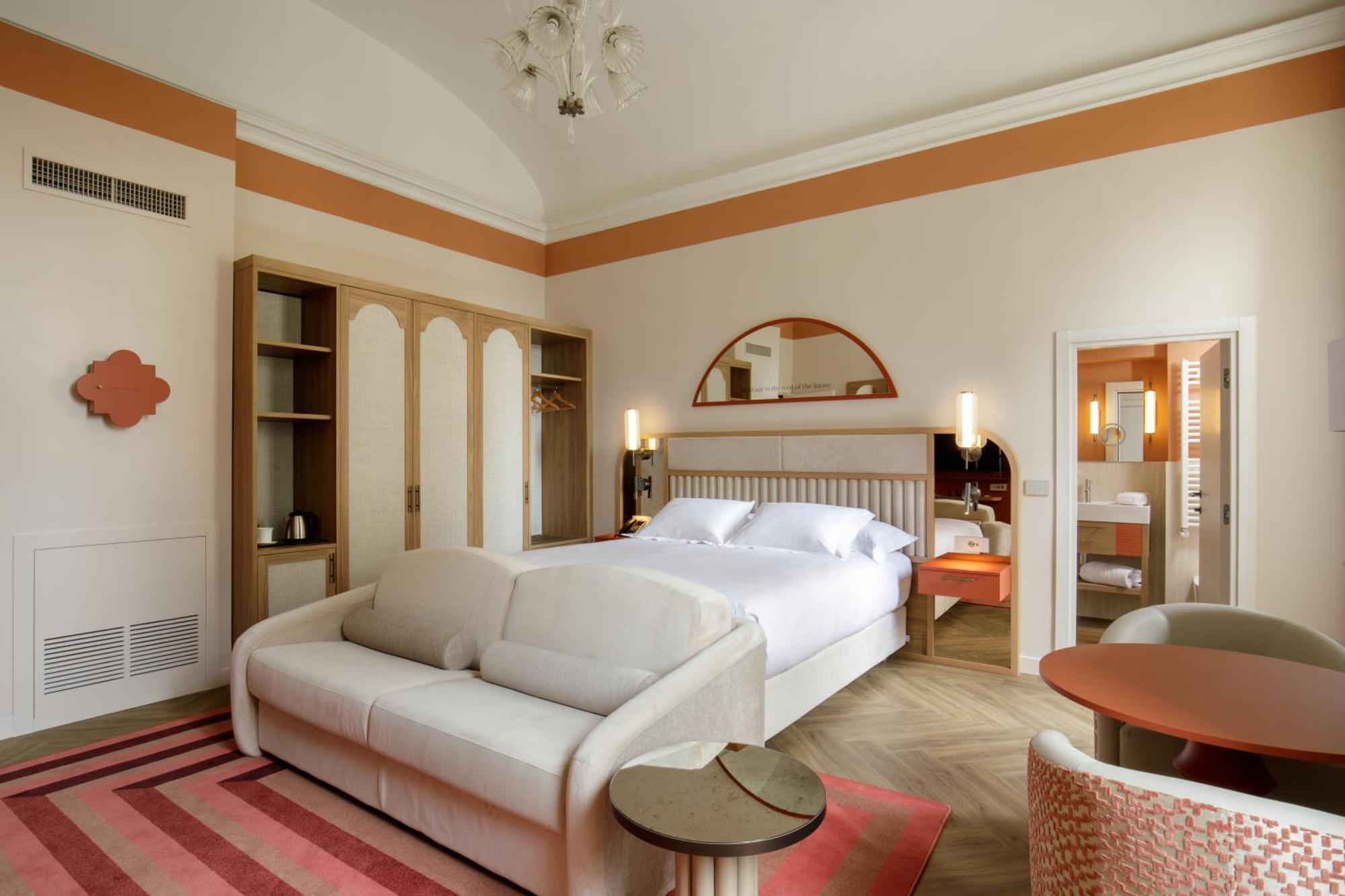 Camera King Deluxe