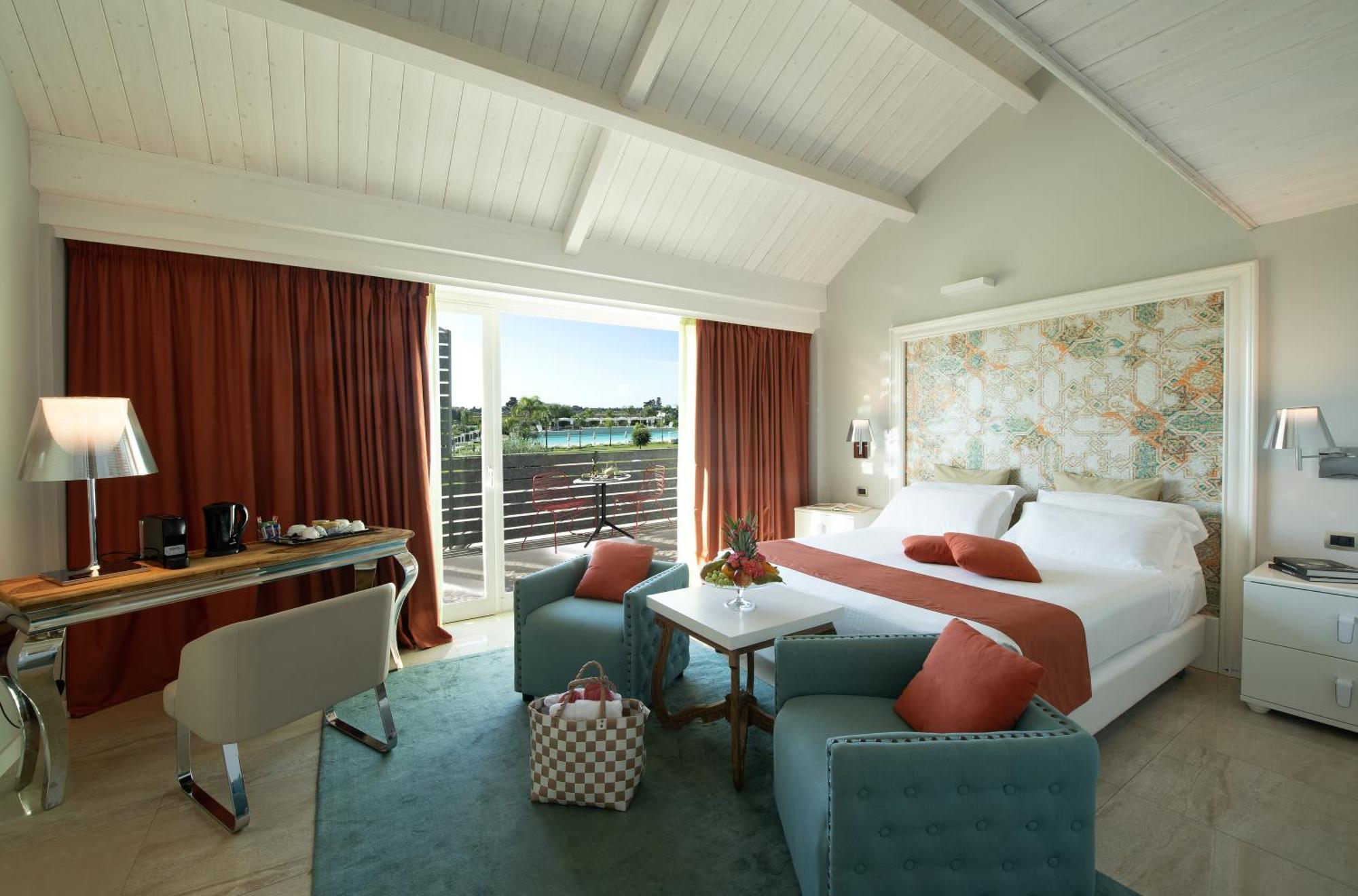 King Suite Pool View