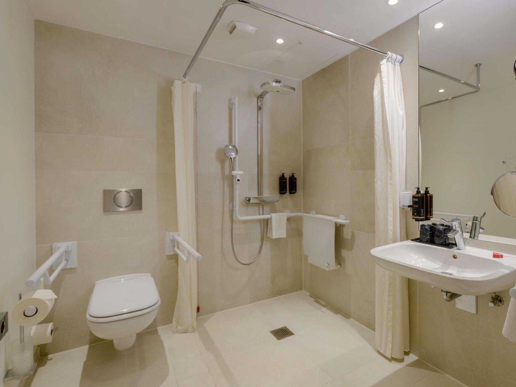 Camera Queen Standard con Bagno Disabili