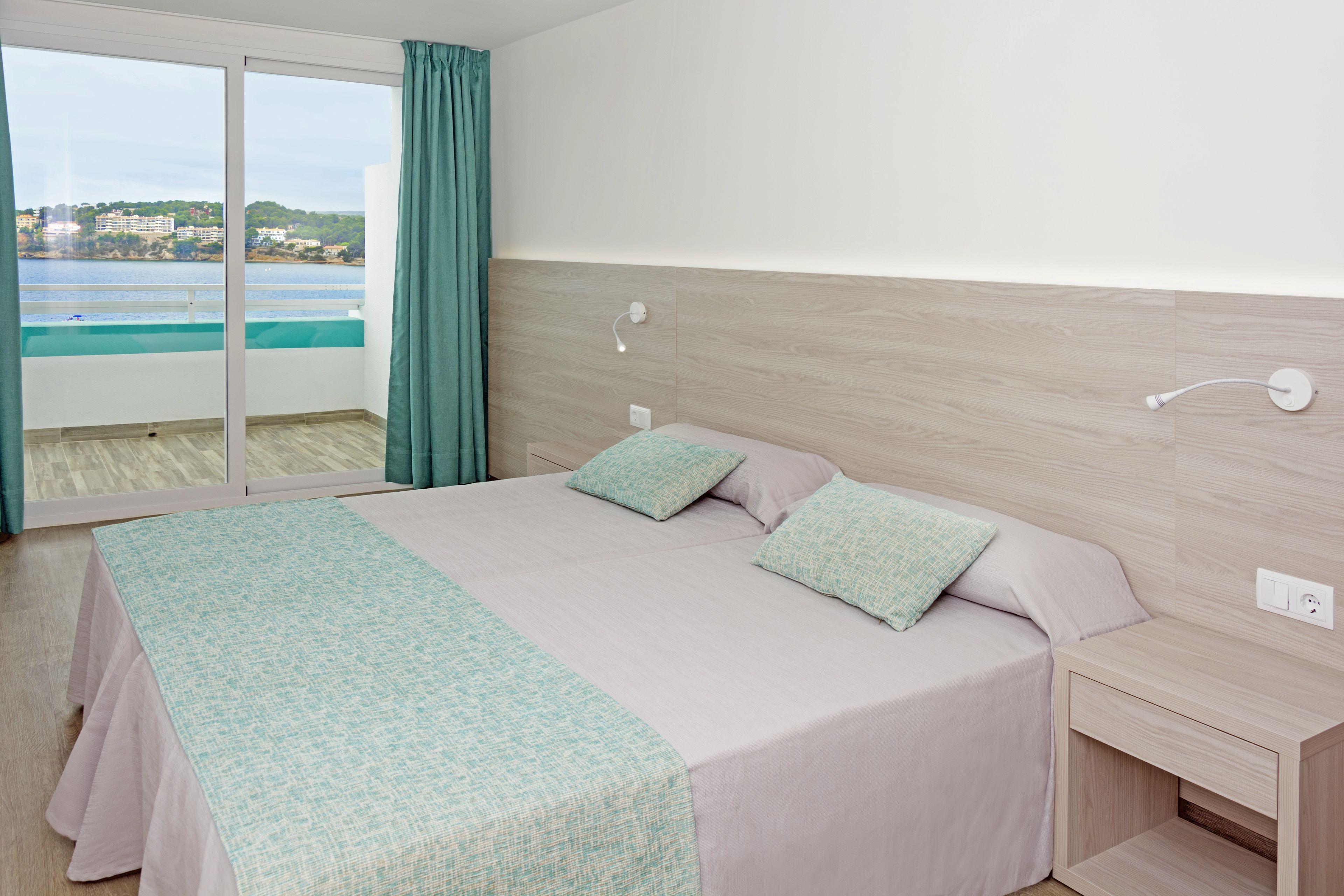 One-Bedroom Apartment Sea View