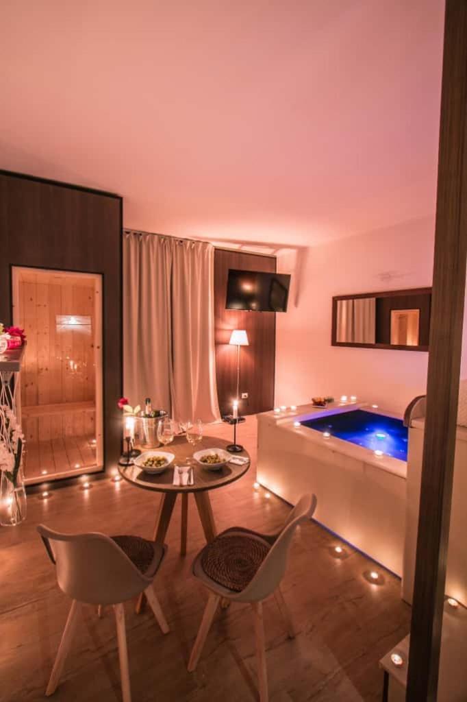 King Room Spa Bath