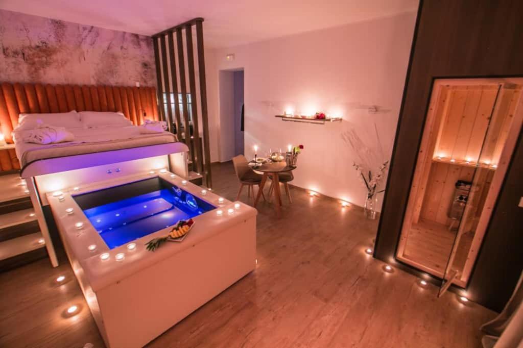 King Room Spa Bath