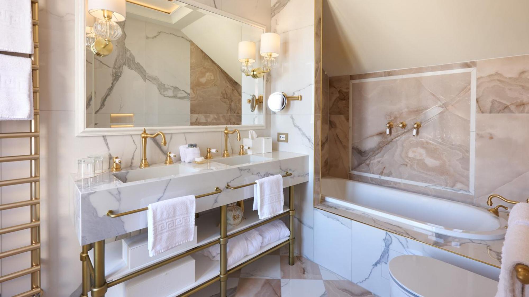 Prestige Double Room with Lateral Canal View