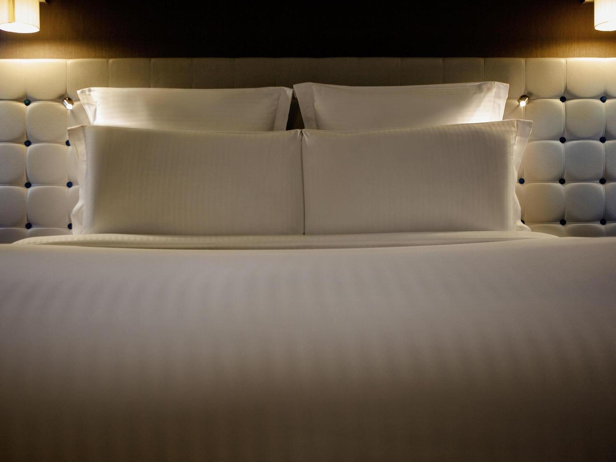 Superior King Room Sofa,1770816321:JPEG
