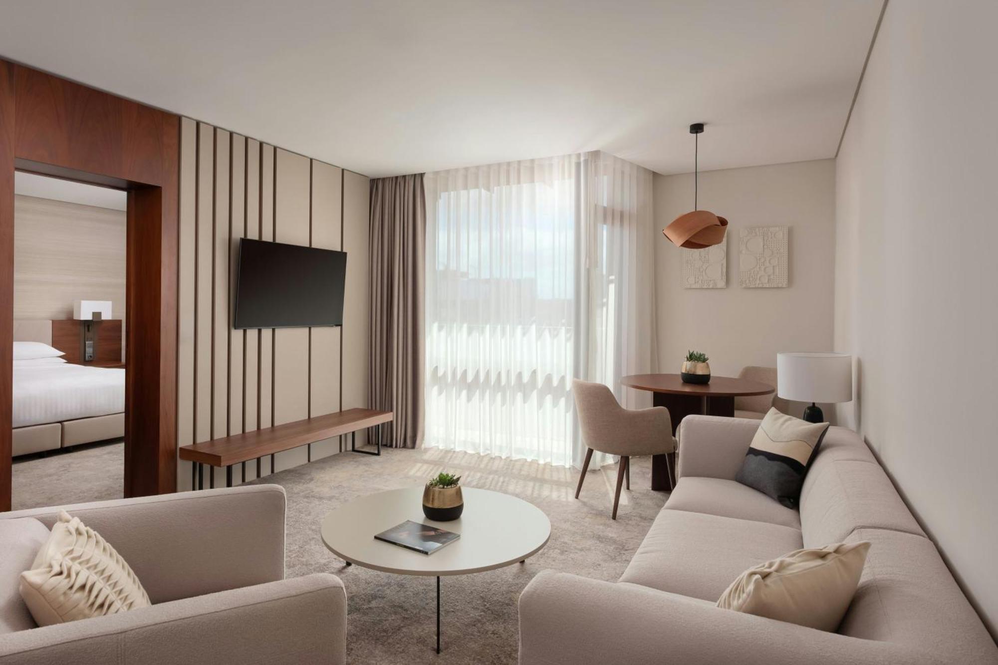 Executive Suite Club lounge access 1 Bedroom Executive Suite 1 King Balcony
