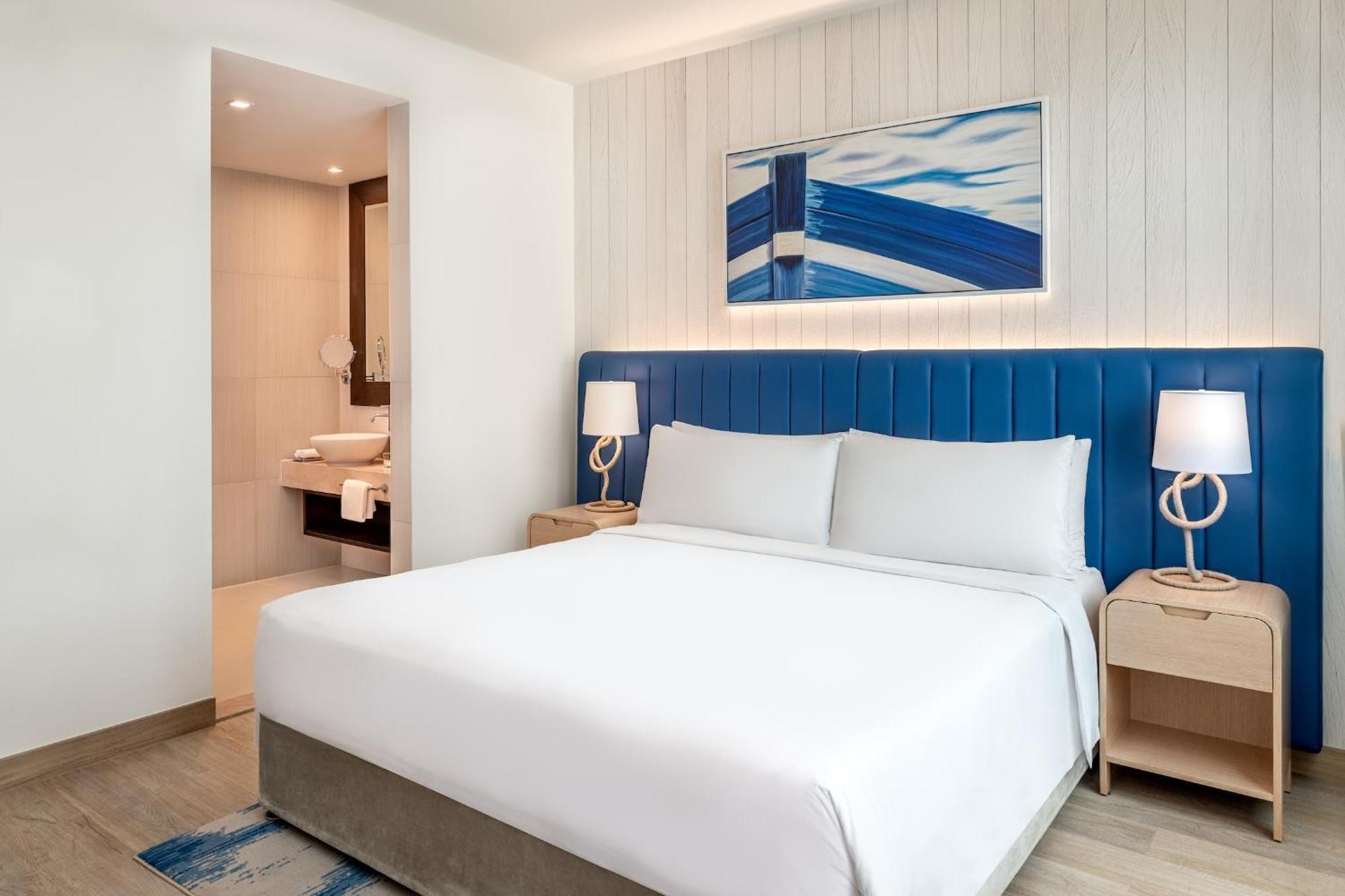 One-Bedroom Suite Sea View or Balcony or Kitchenette Theme Park