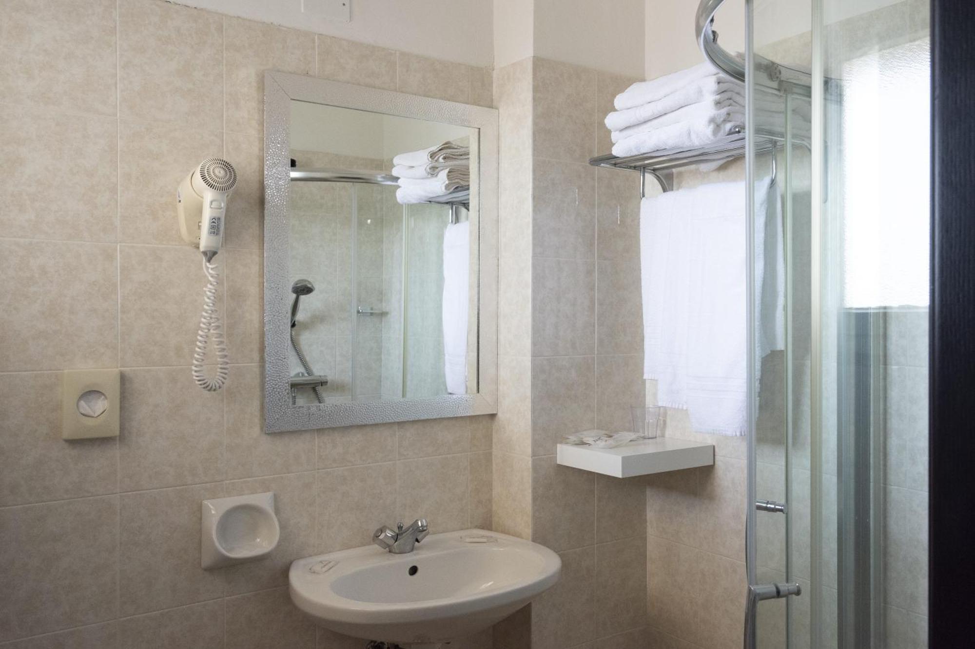 Standard Double Room,1730059614:JPEG