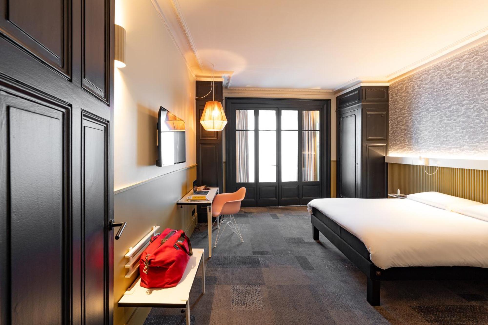 Junior Suite City Side