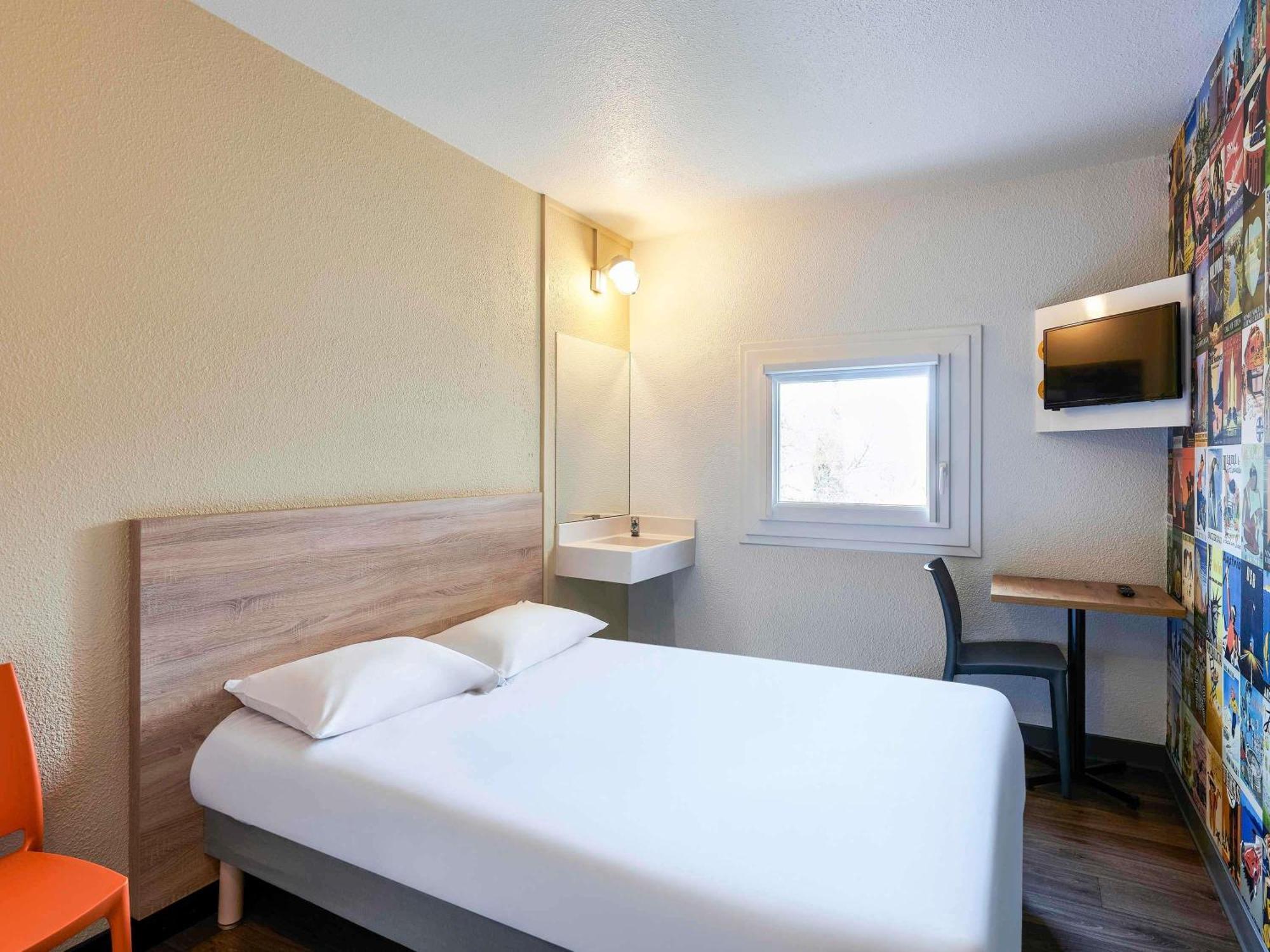 Tandem Room