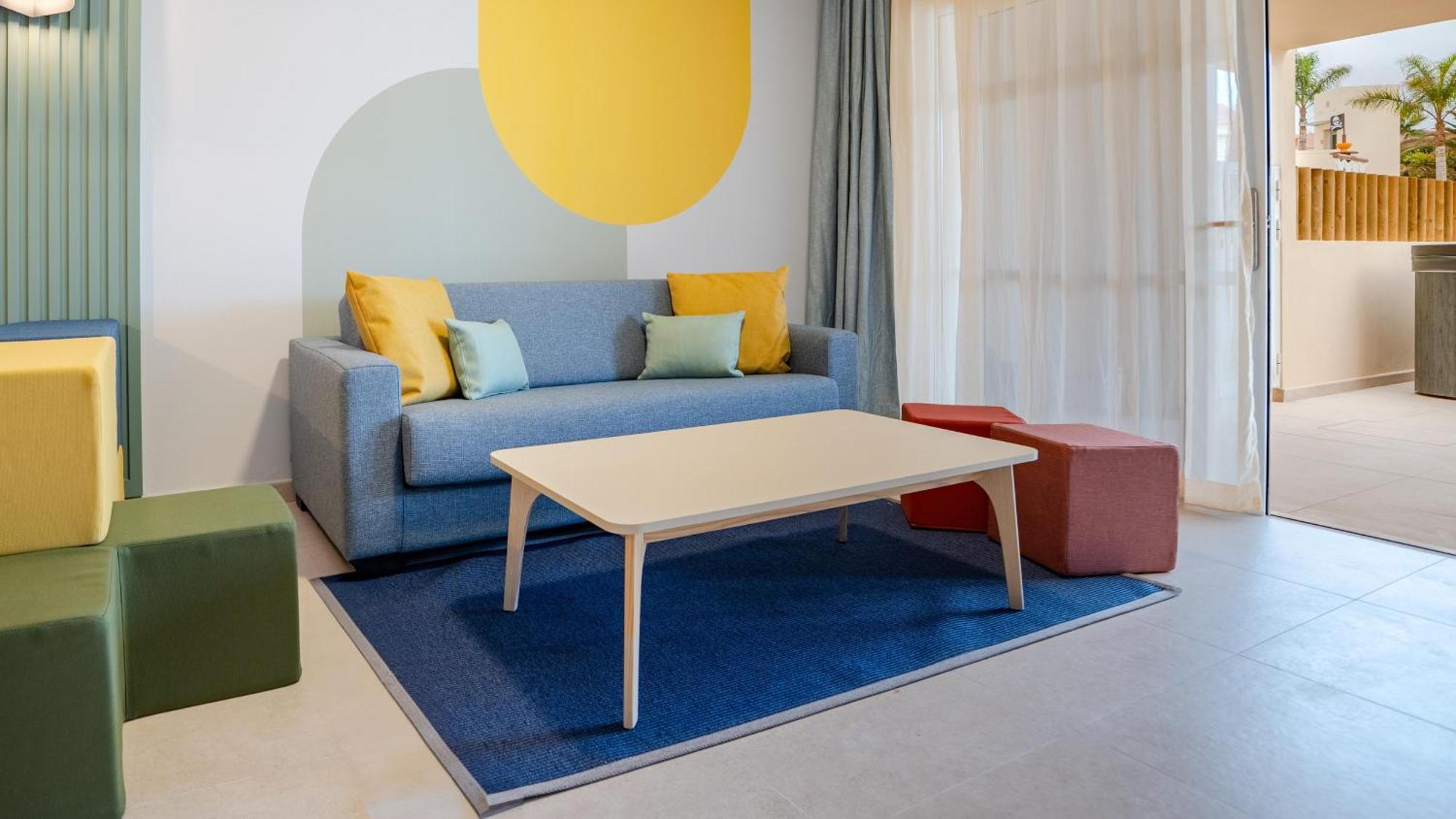 Suite Premier Adatta ai Bambini con Vista sulla Piscina