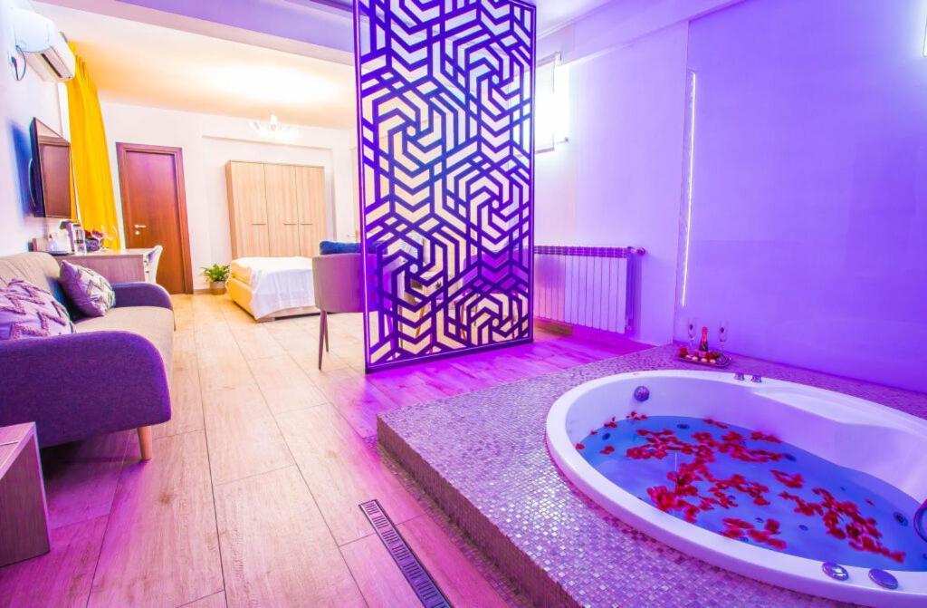 Jacuzzi Suite