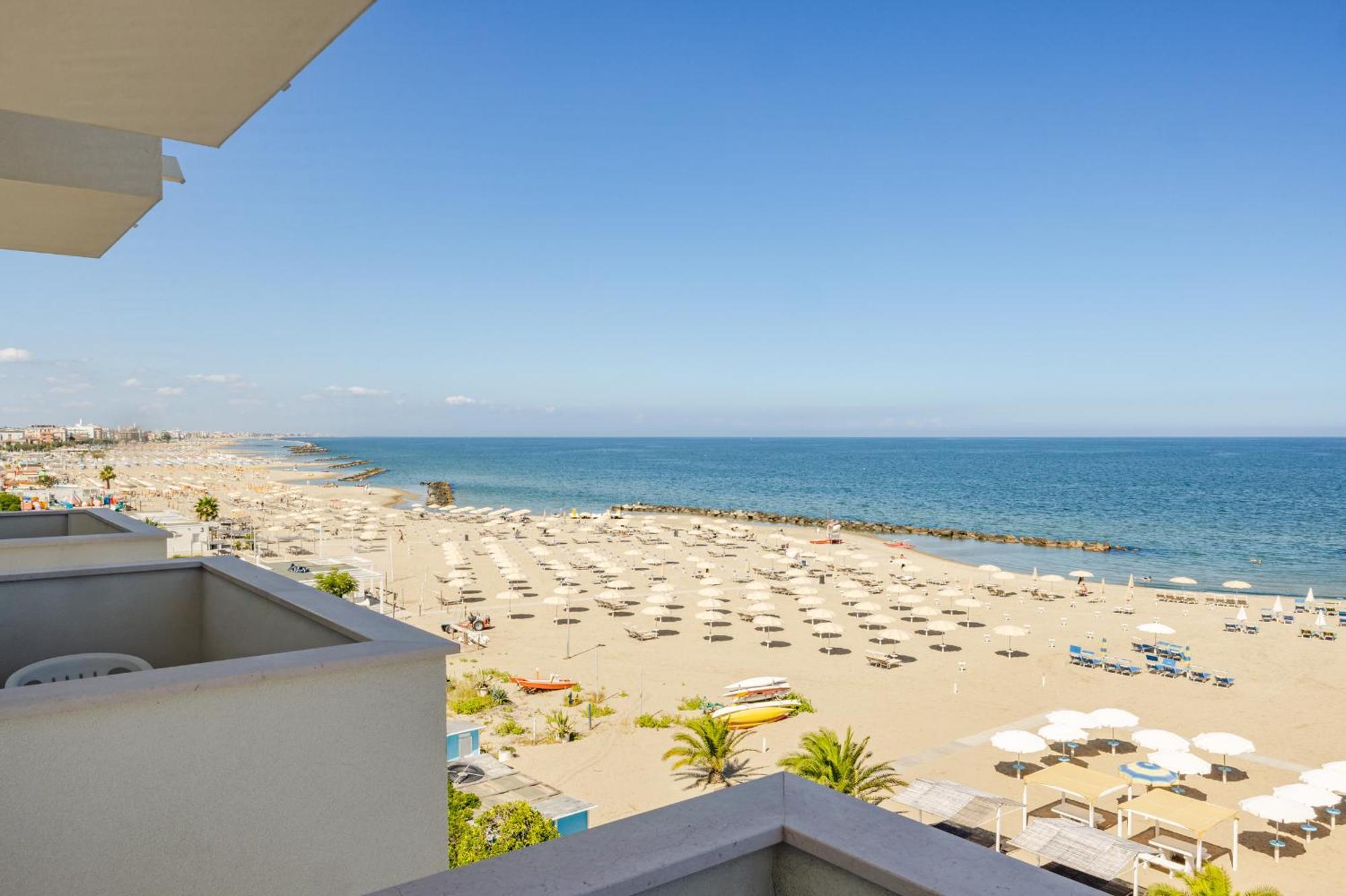 Camera Tripla Standard con Vista Mare