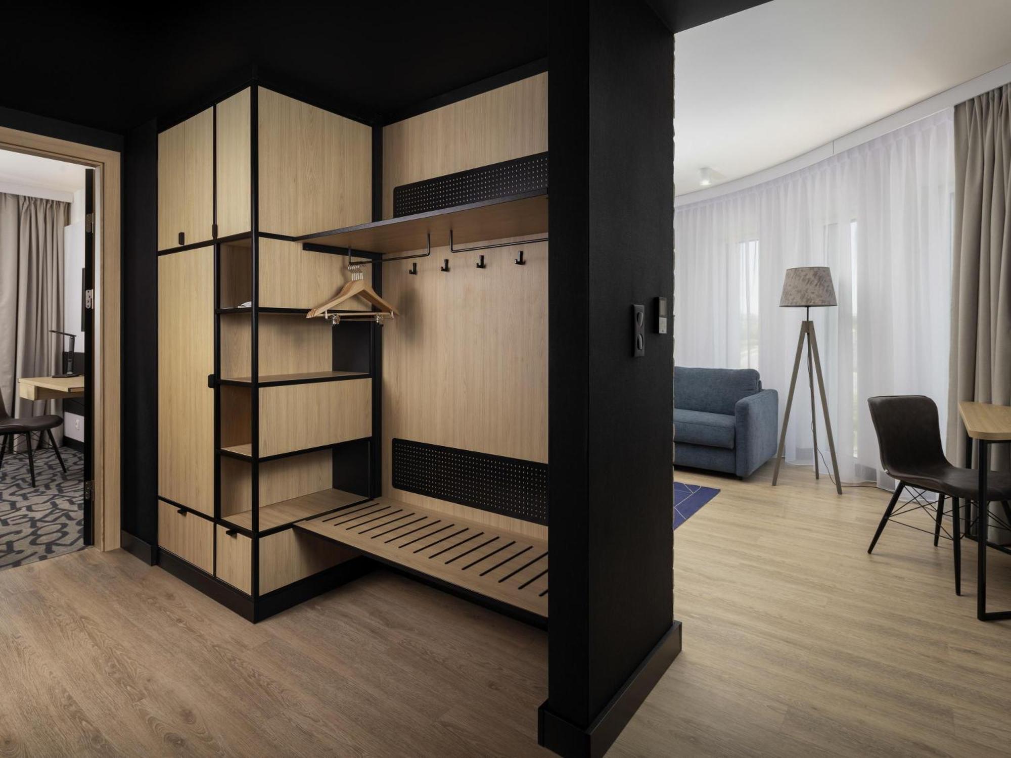 One-Bedroom Large Apartment