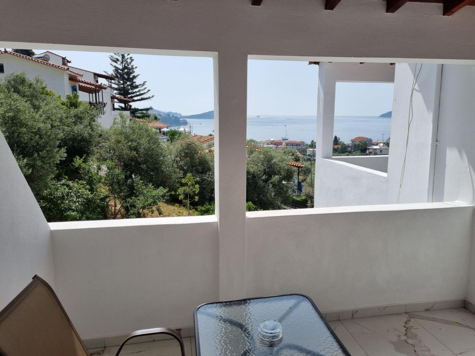 Camera Tripla con Vista Mare