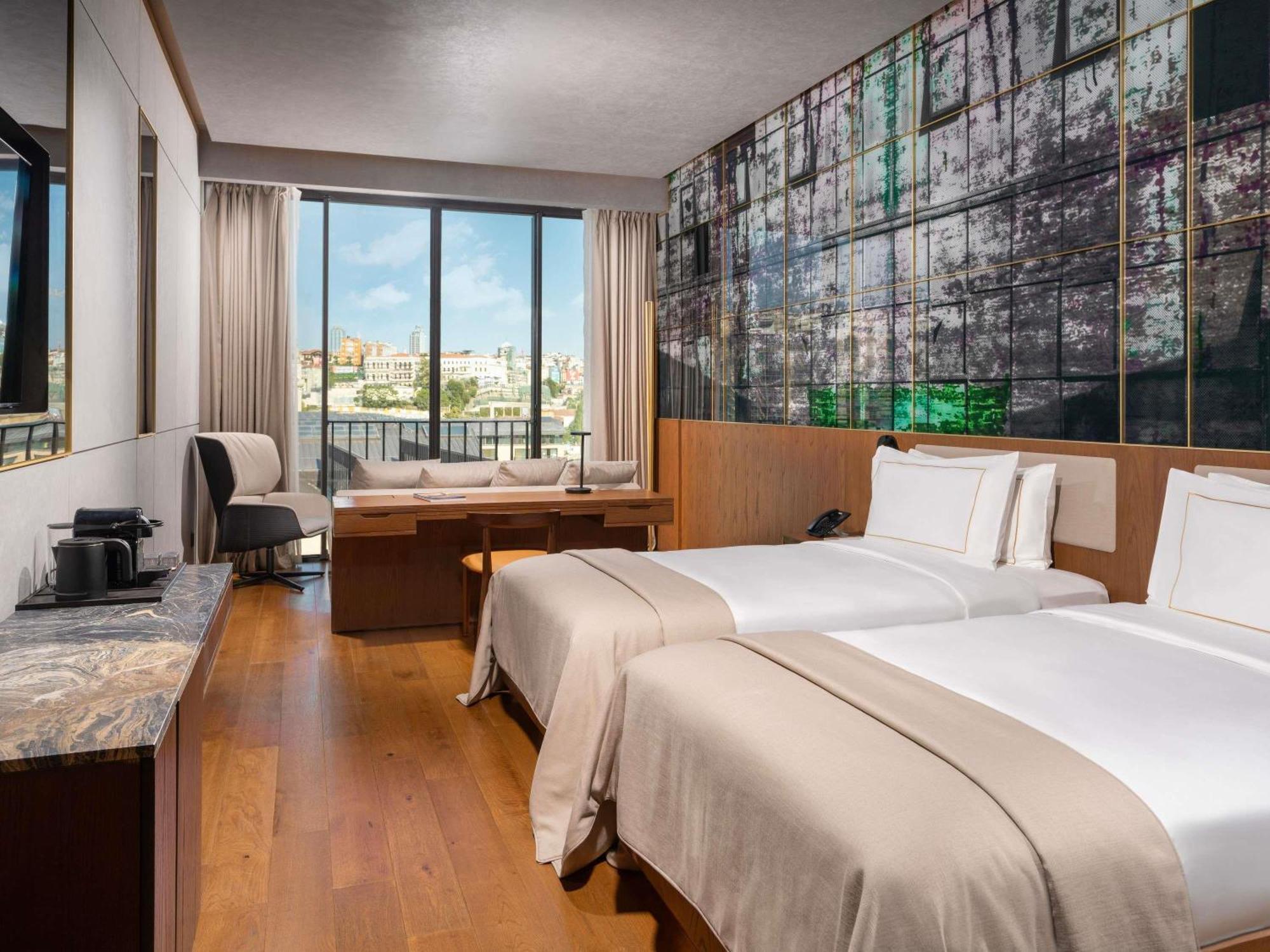 Premium Twin Room with Partial Sea View - Nickelodeon Play Access