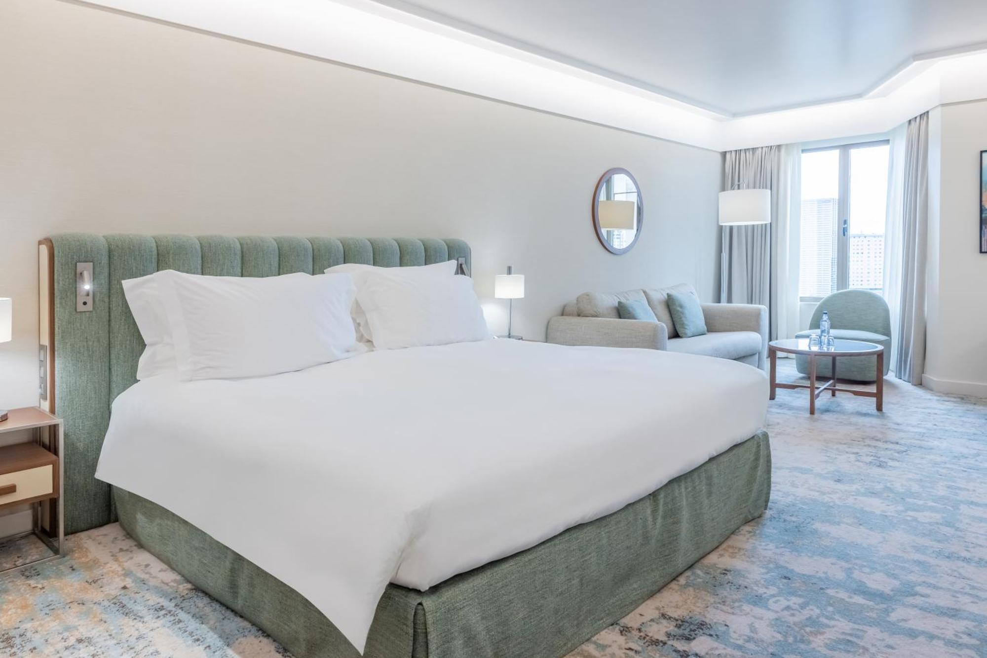 Junior King Suite High Floor