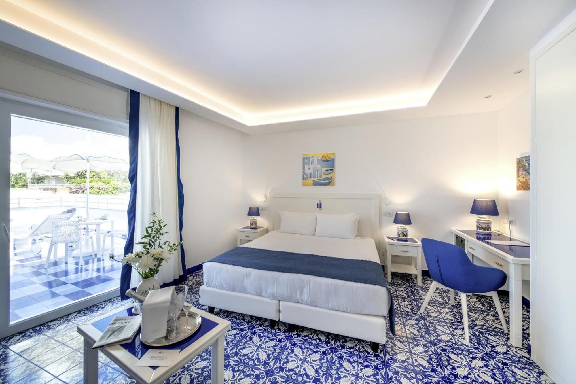 Junior Suite King con Divano Letto e Terrazza - Vista Mare/Non-fumatori
