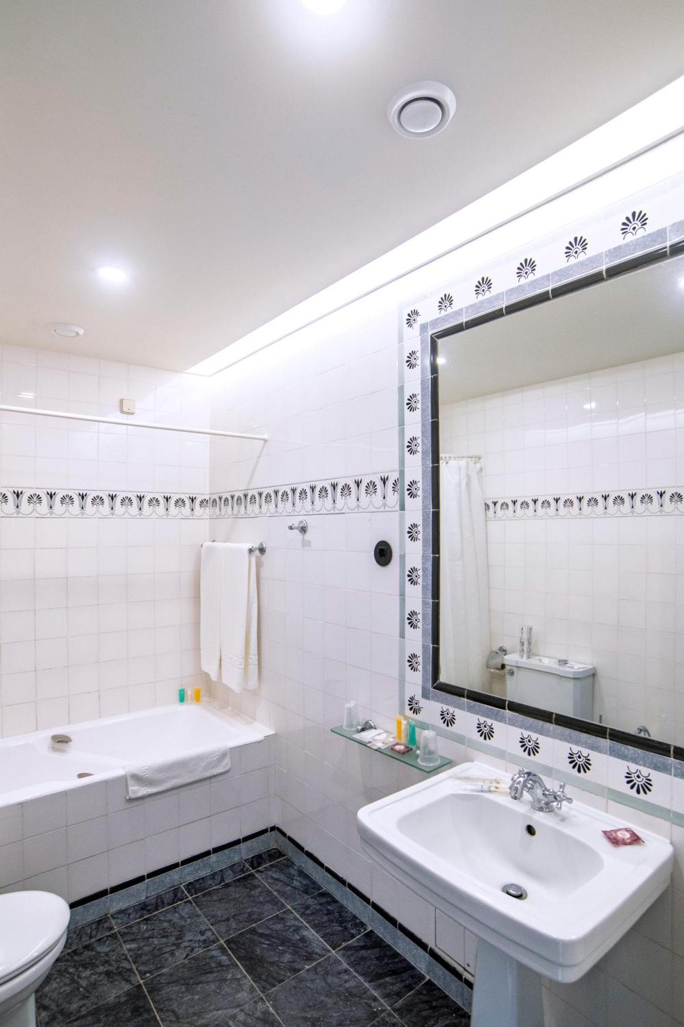 Double or Twin Room Rossio Square view
