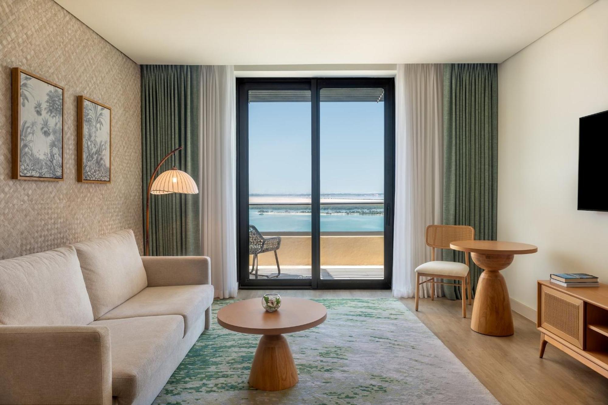 One-Bedroom Suite Sea View Balcony Theme Park Access